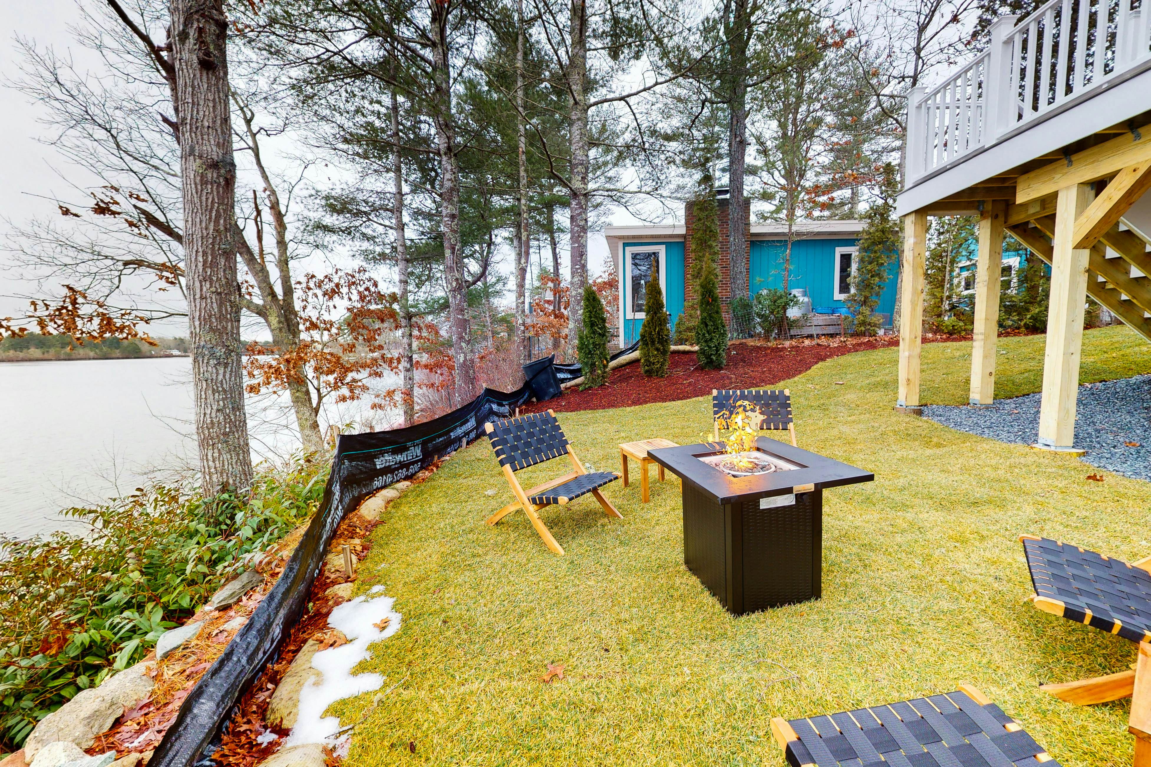 Navy Door Lake Escape