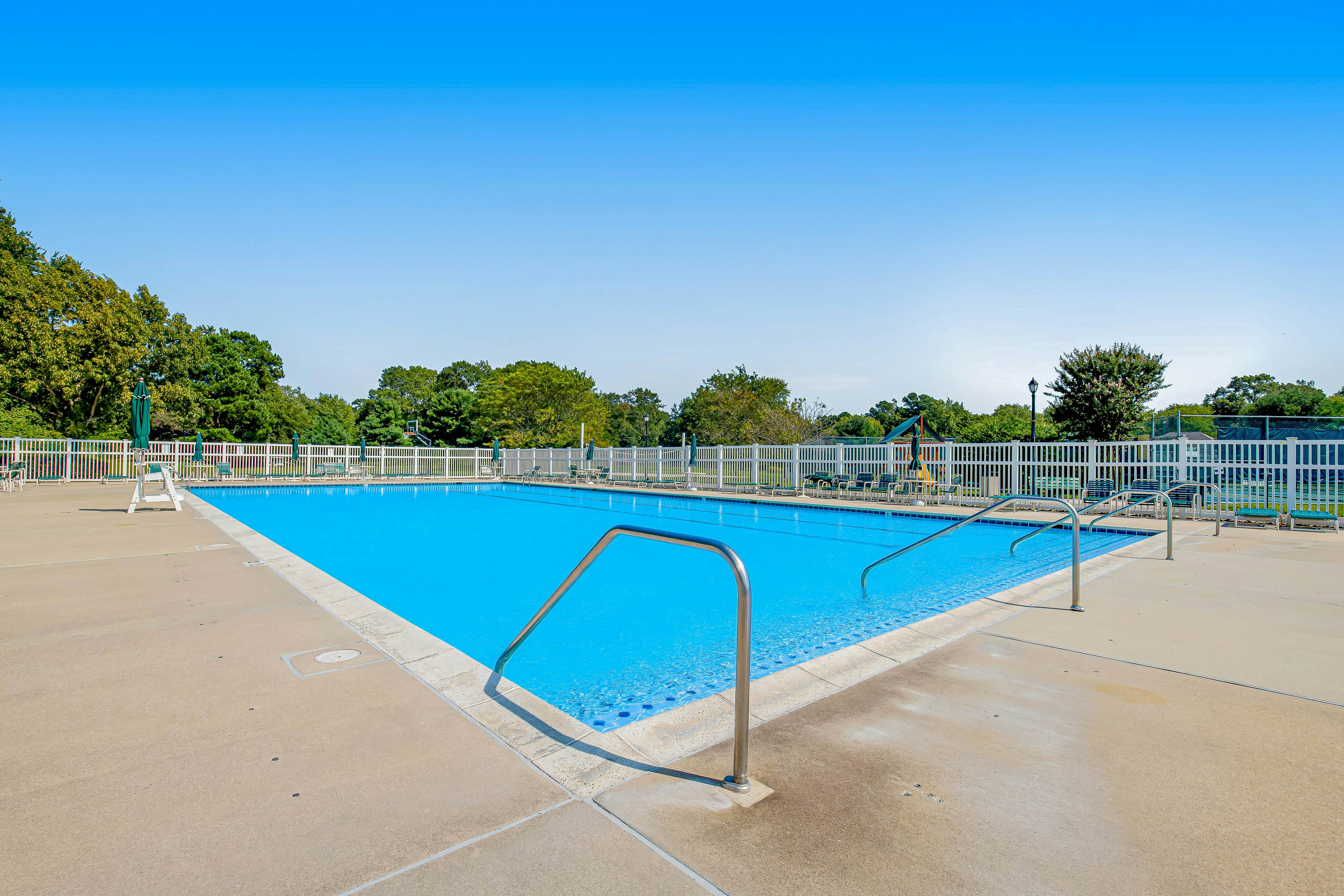 Salt Pond - 1 Heron Ct