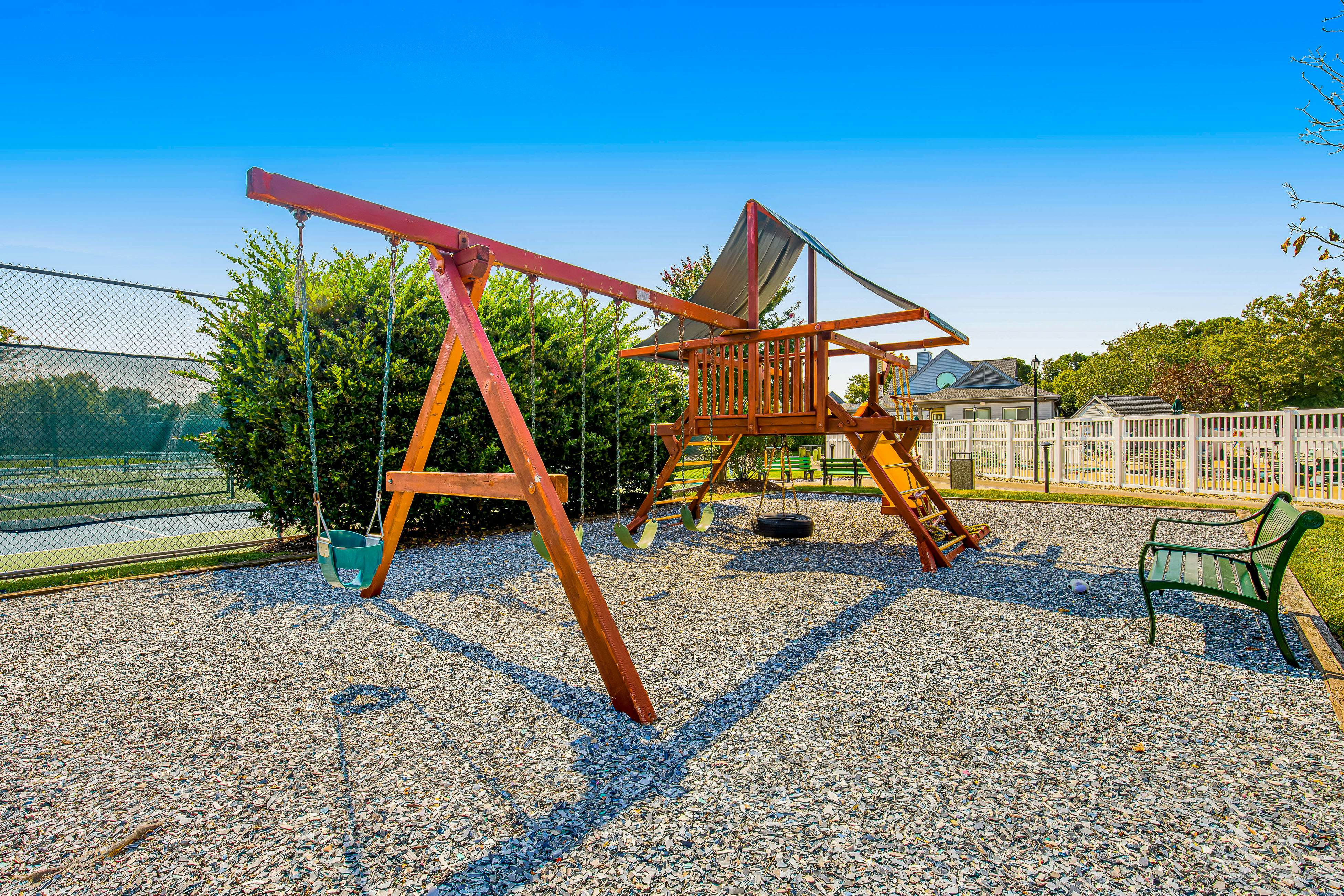 Salt Pond - 1 Heron Ct