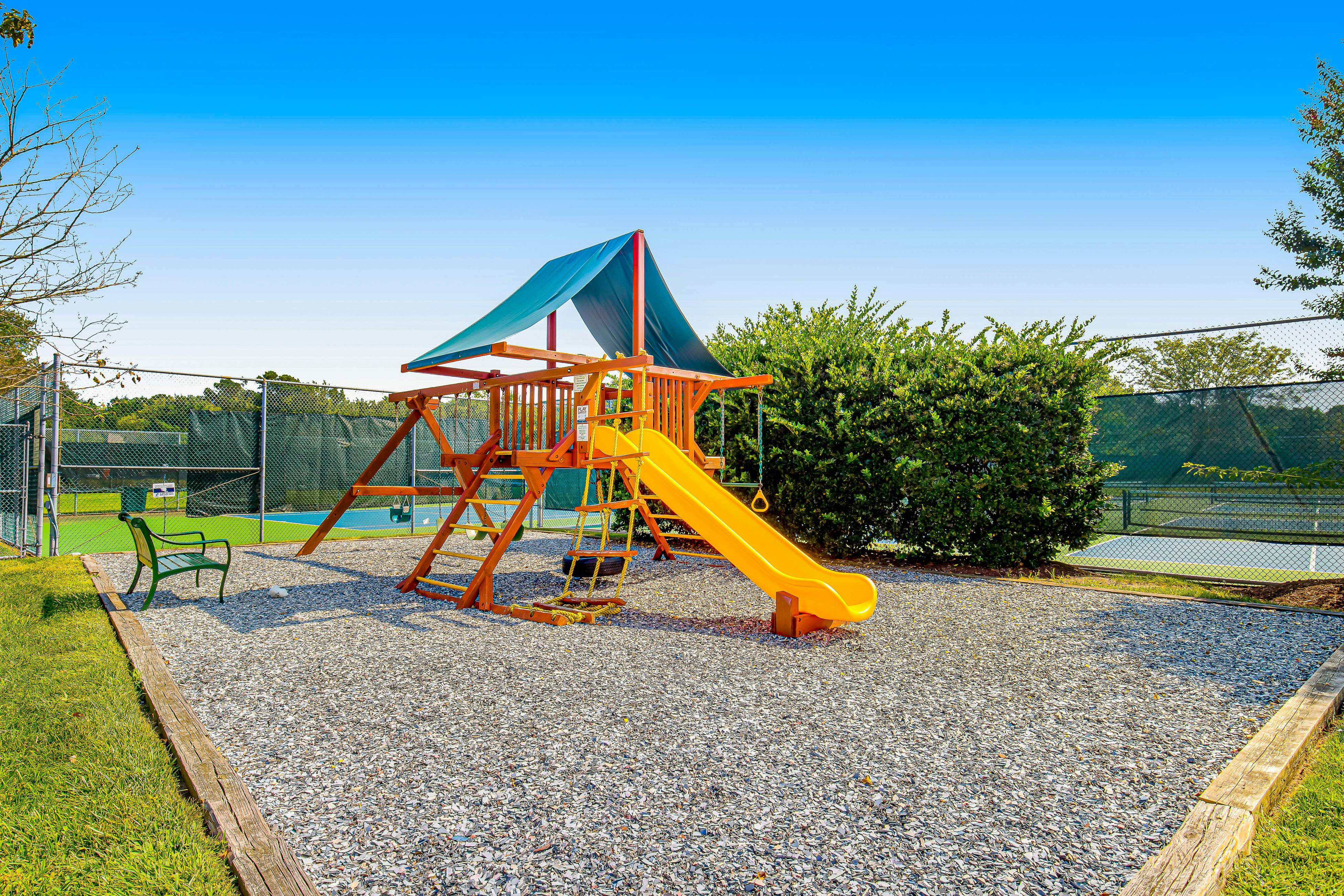 Salt Pond - 1 Heron Ct