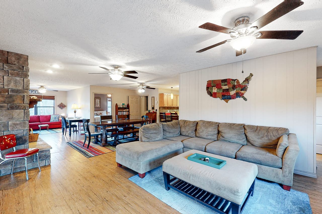 Lone Star Lake House 4 BD Eureka Springs, AR Vacation Rental Vacasa