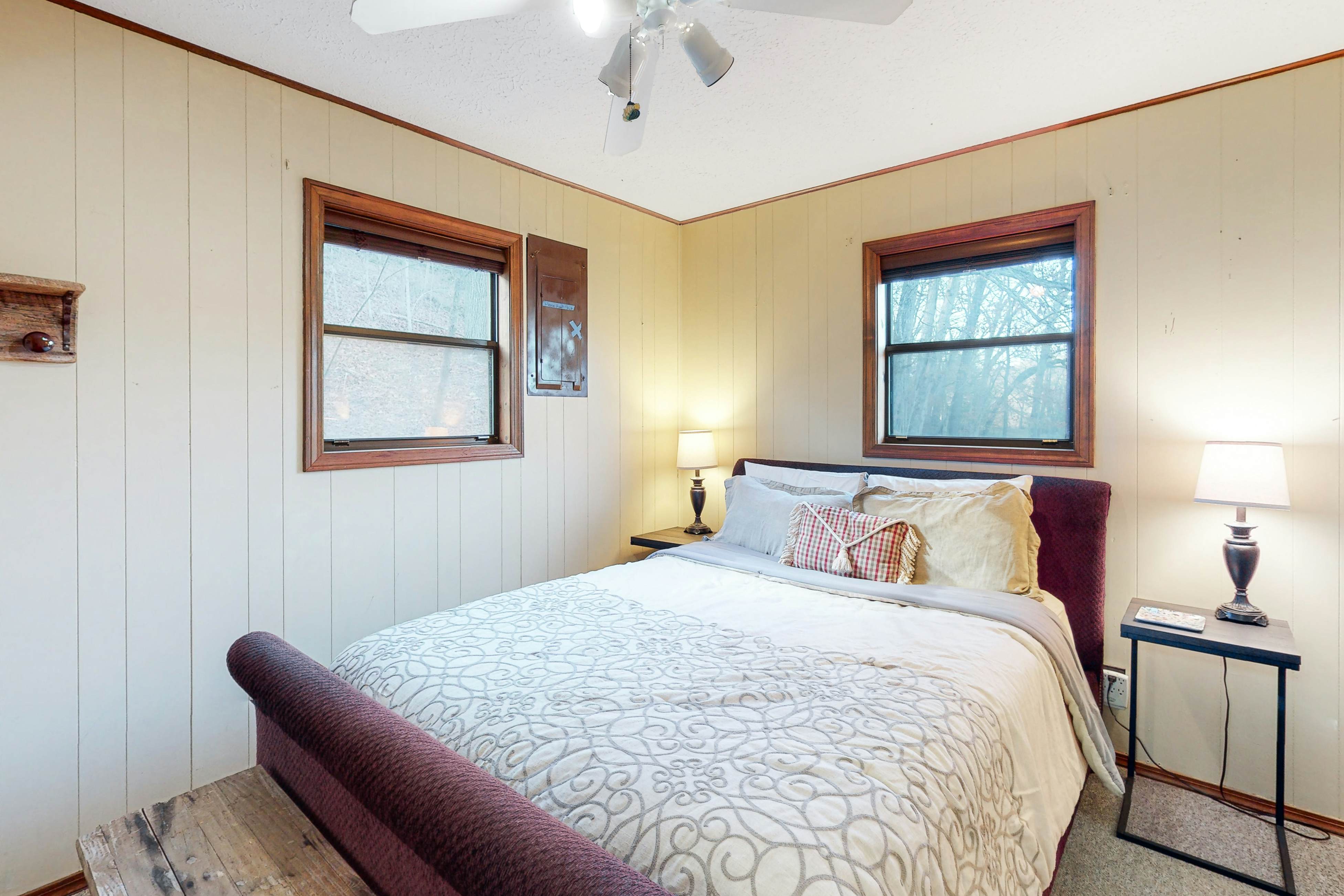 Lone Star Lake House 4 BD Eureka Springs, AR Vacation Rental Vacasa