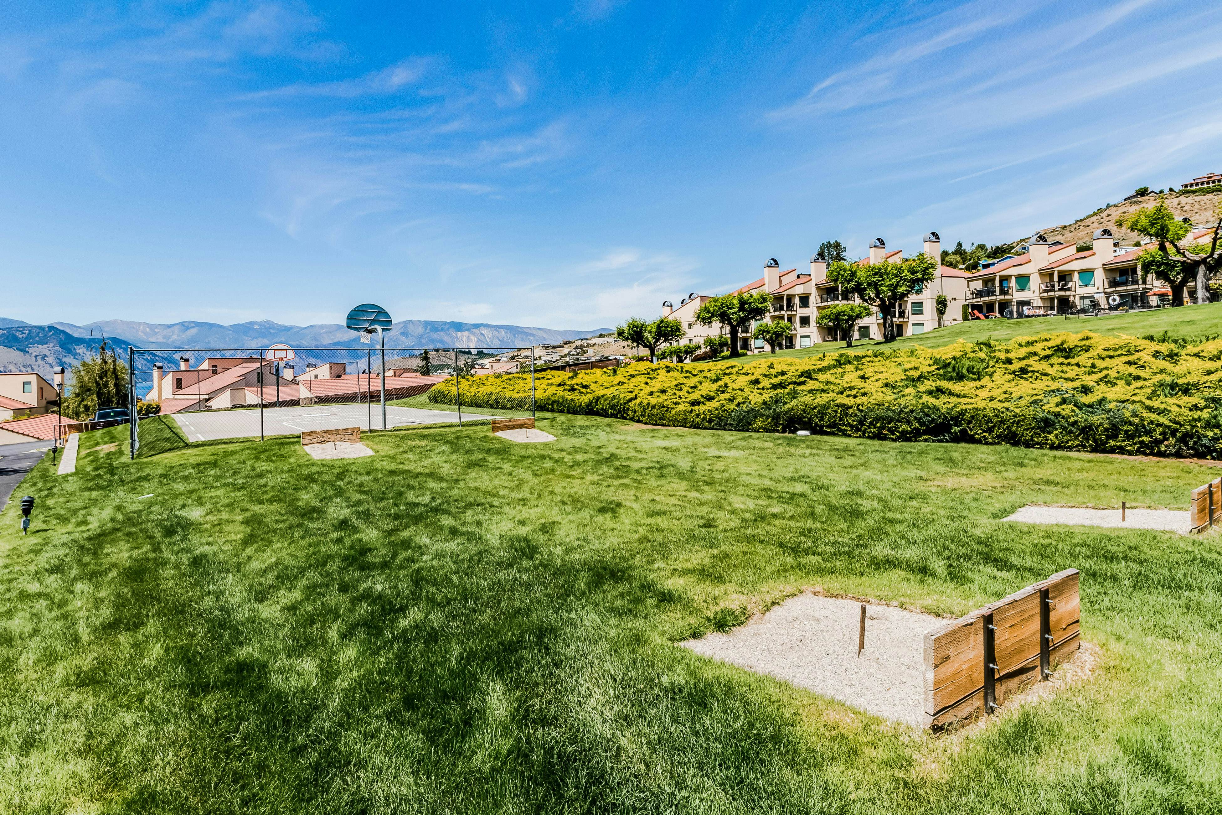 Lake Chelan Shores Sleek Stunner 19-4