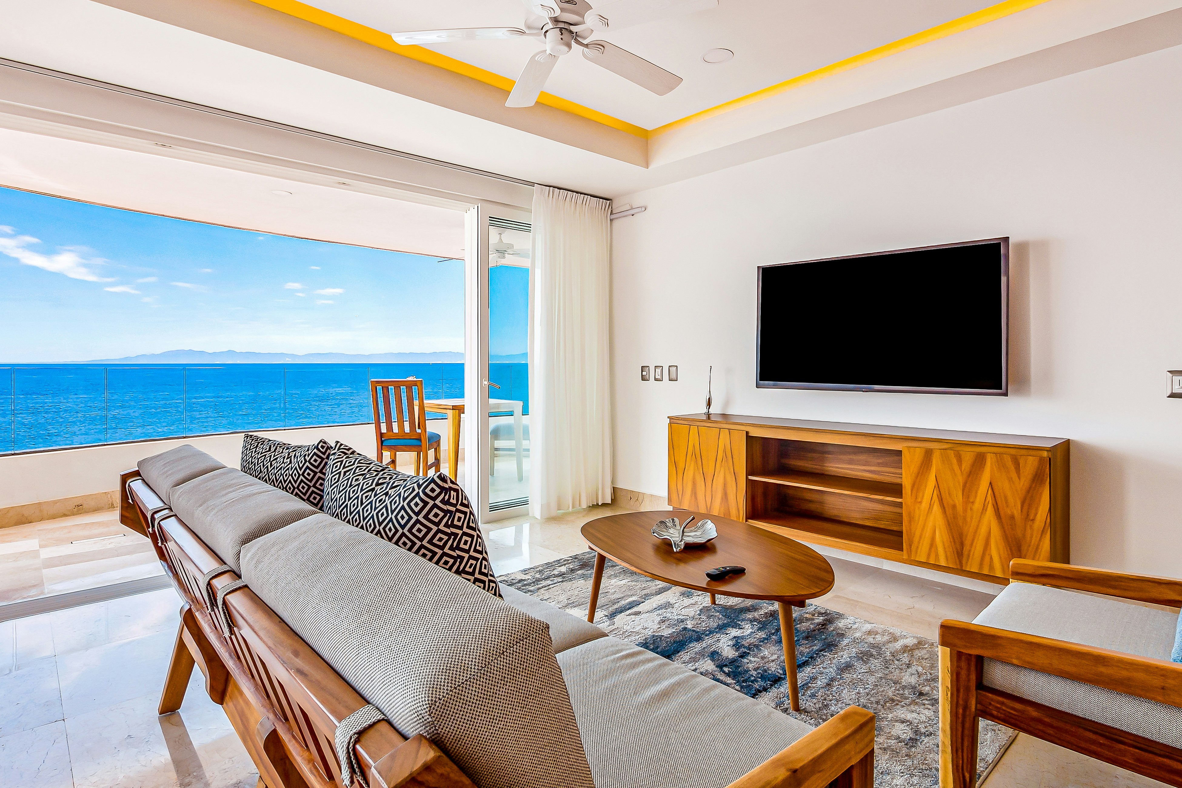 Blue Horizon 304 at Residences