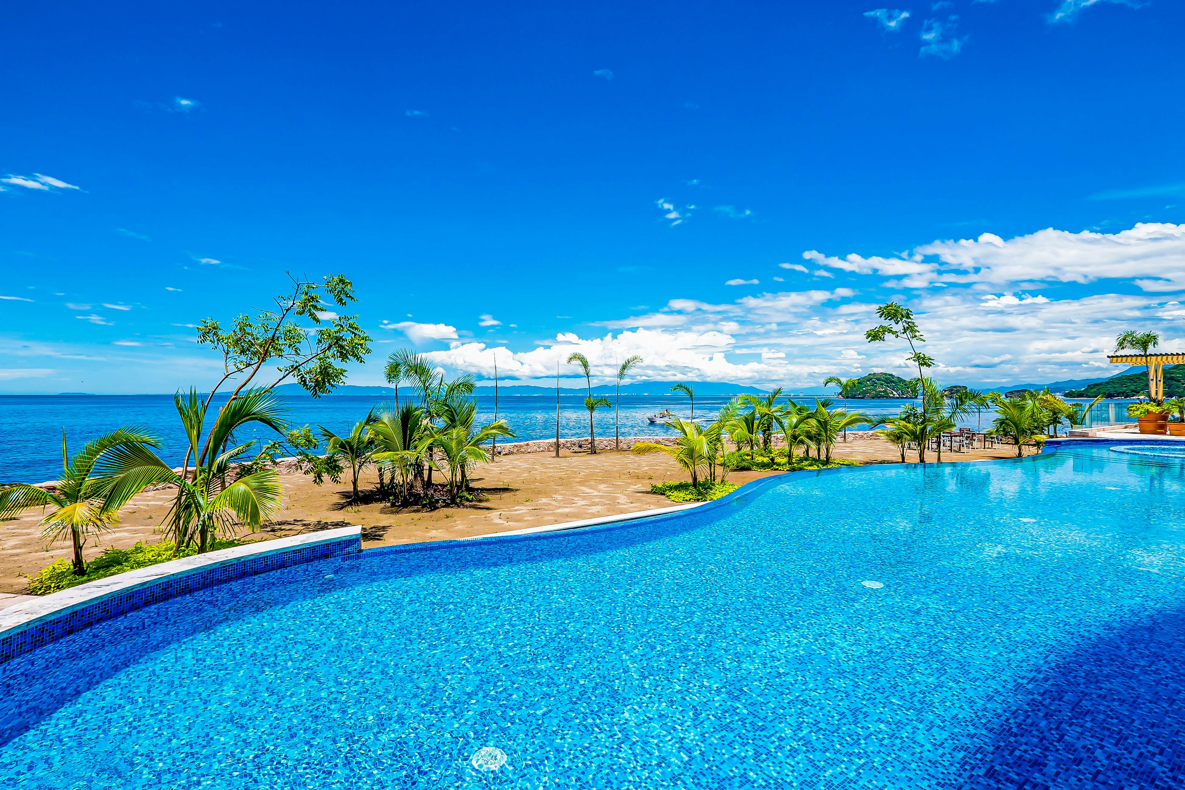 Blue Horizon 102 at Residences