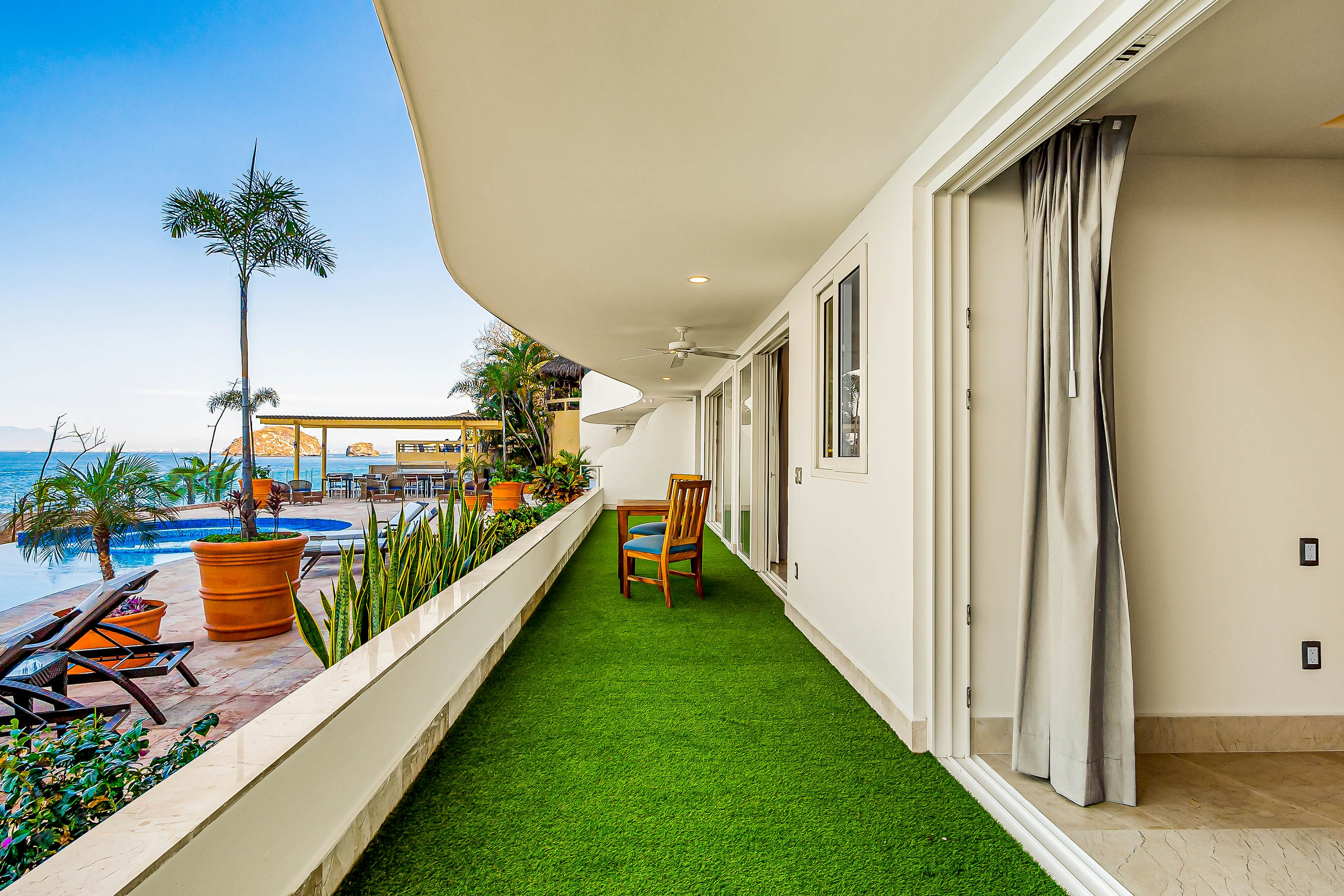 Blue Horizon 102 at Residences