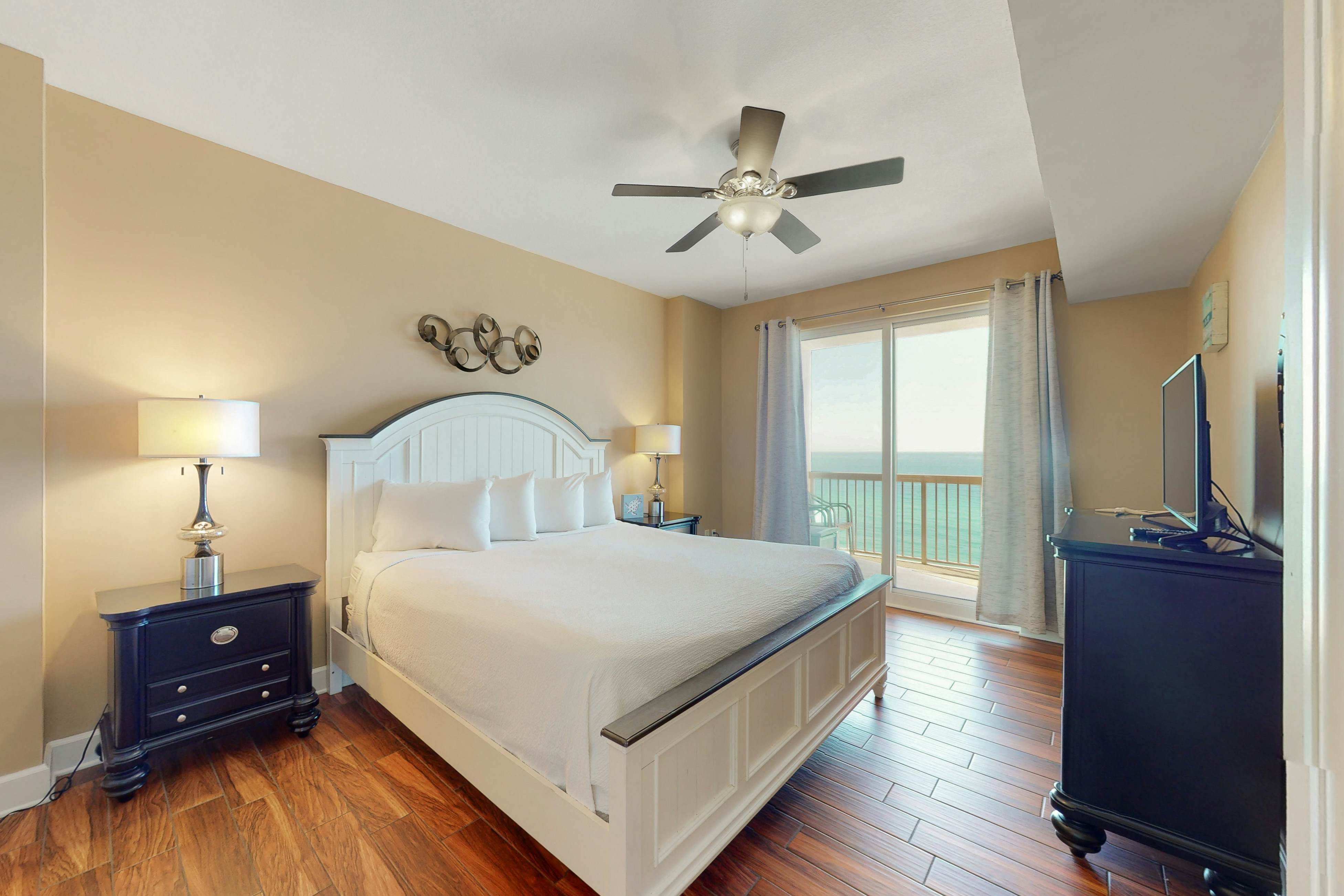 Sunrise Beach 1103 - Beachfront Condo