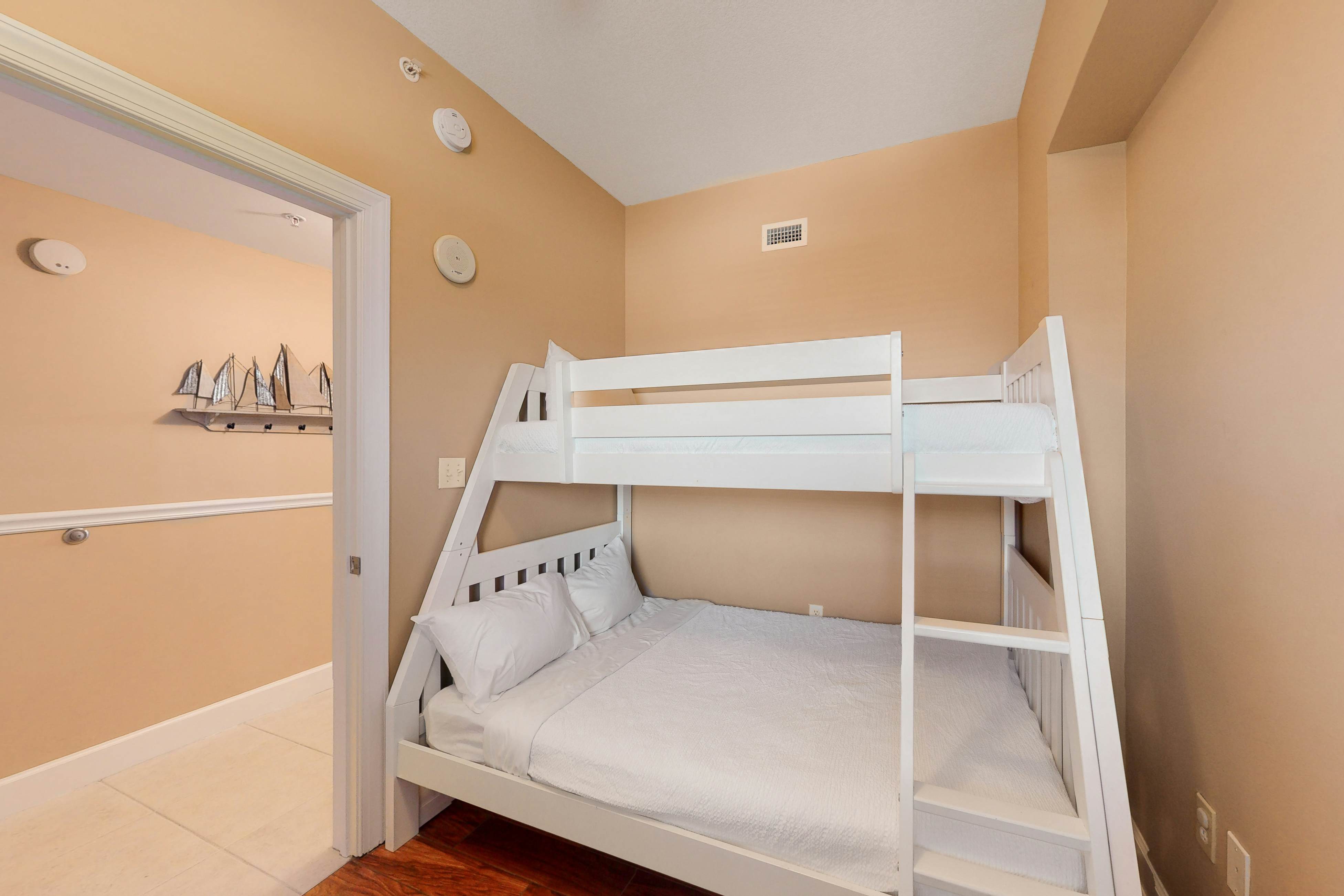 Sunrise Beach 1103 - Beachfront Condo