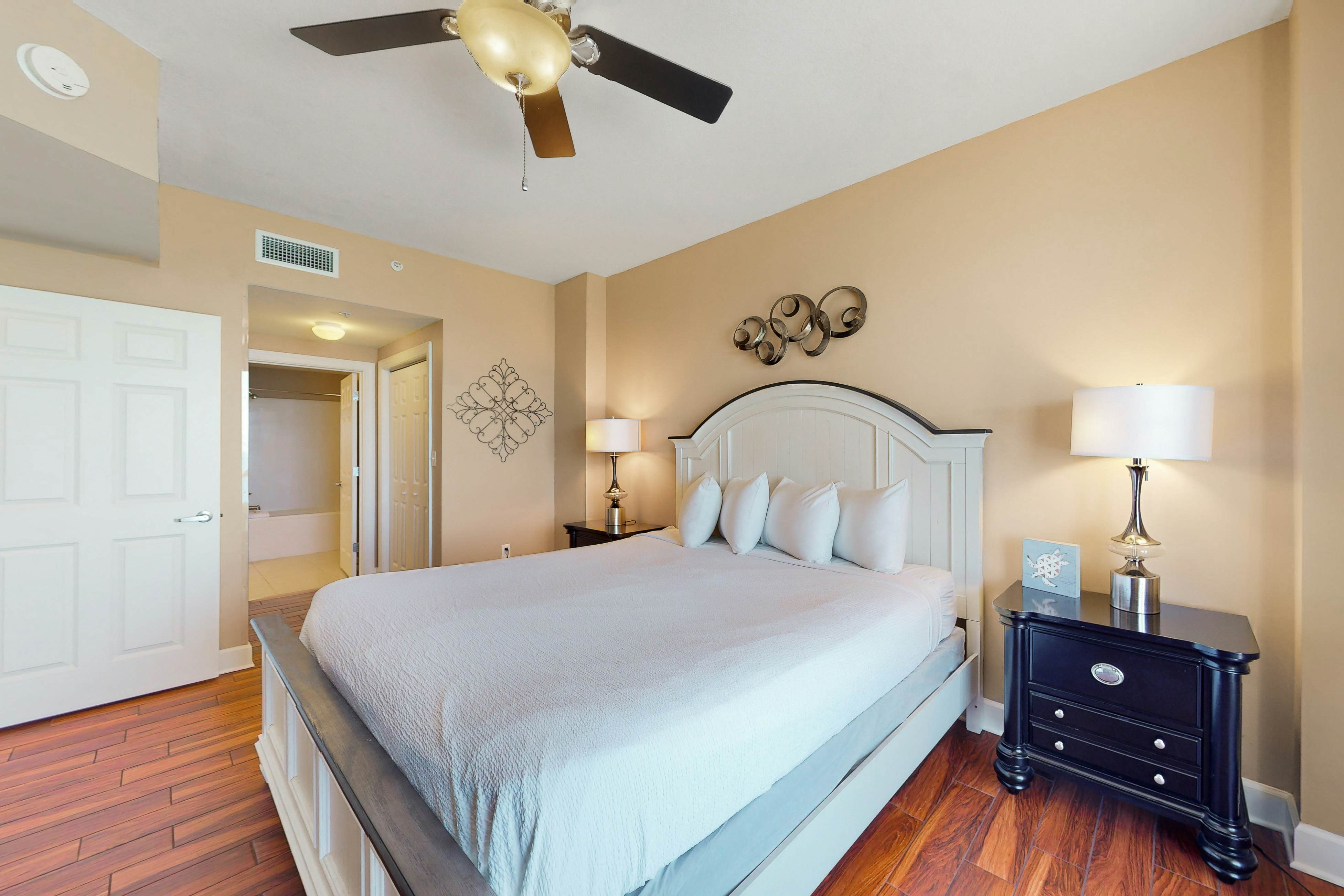 Sunrise Beach 1103 - Beachfront Condo