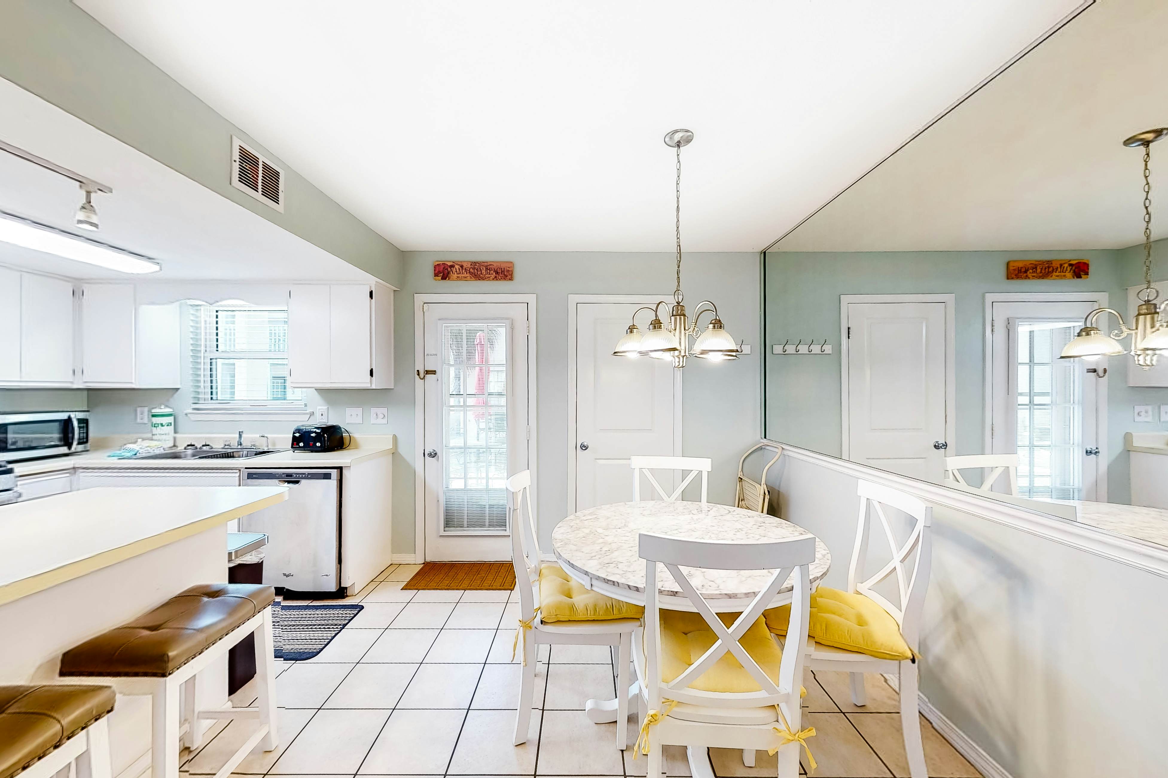 Gulf Highlands 164 W Leslie Ln