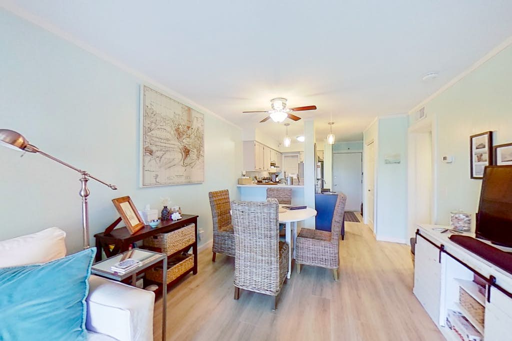 Hilton Head Resort condo with pools, hot tub, golf, sports courts & beach access — Hilton Head, SC — vacation rental