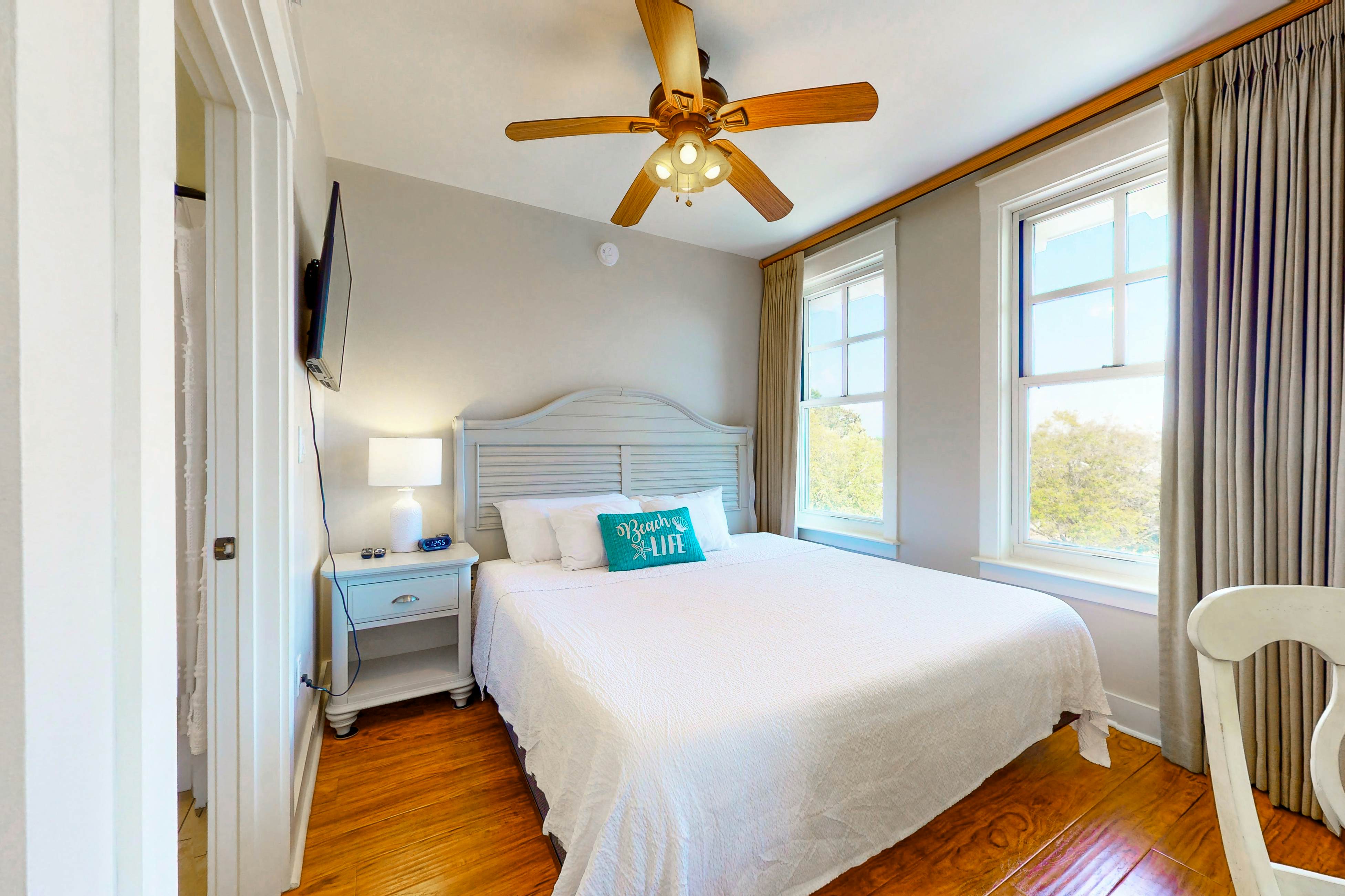 Baytowne Wharf - Observation Point South #471