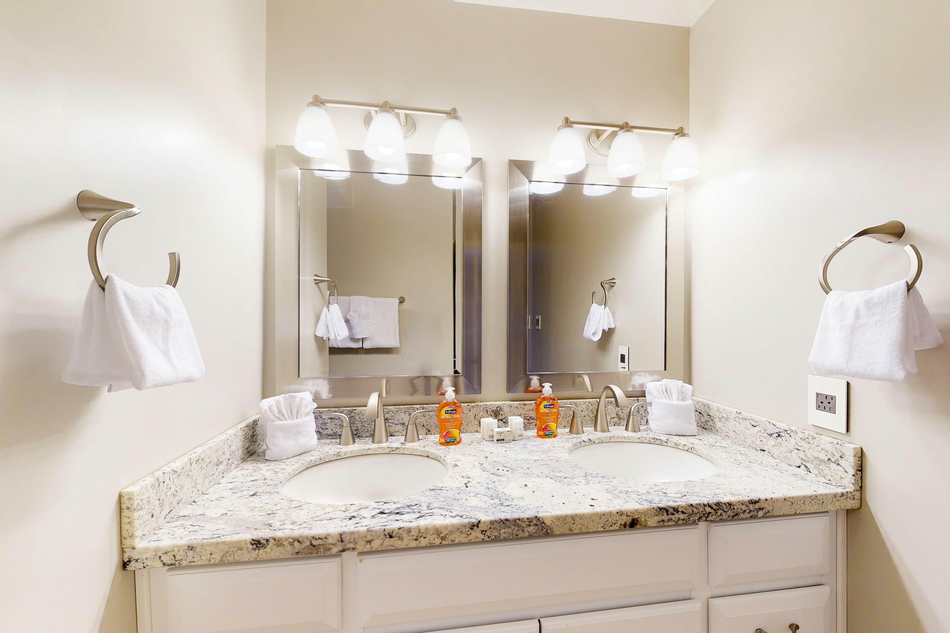 Golden Oasis, Unit #110