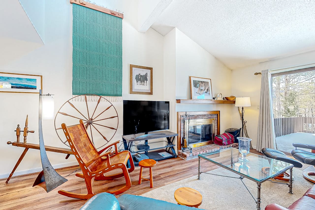 Saltbox 5D 3 BD Quechee, VT Vacation Rental Vacasa