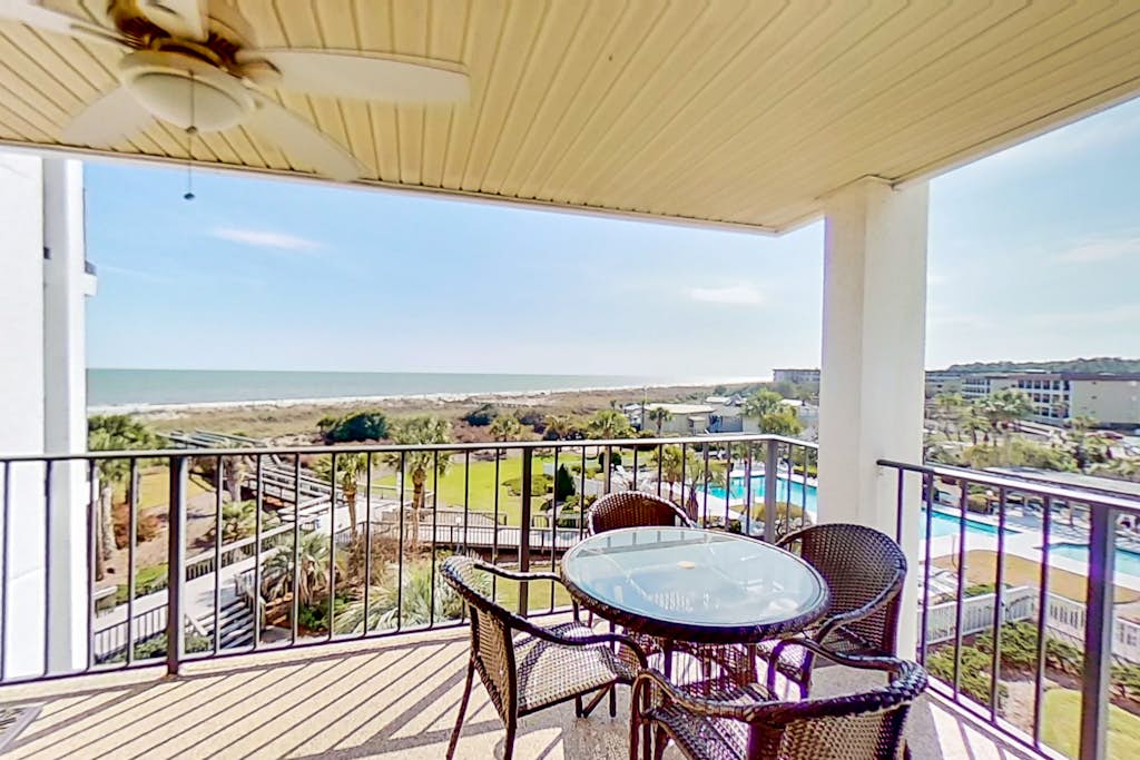 Oceanfront, 3rd-floor condo with corner balcony, pool & beach access — Hilton Head, SC — vacation rental