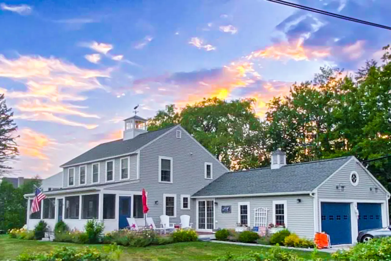 Kennebunk Beach House 4 BD Kennebunk, ME Vacation Rental Vacasa