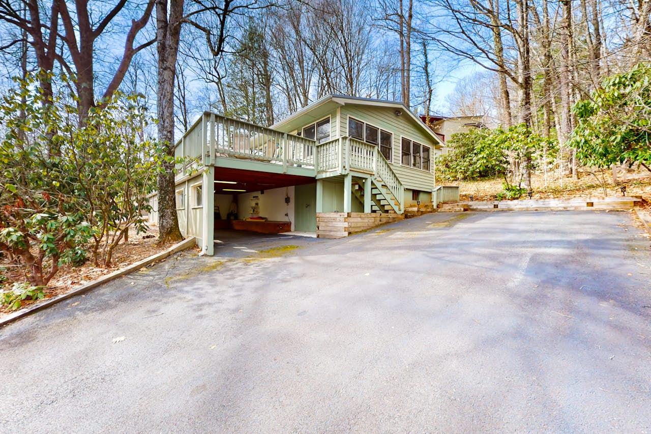 Our Happy Place in Newland 2 BD Newland, NC Vacation Rental Vacasa