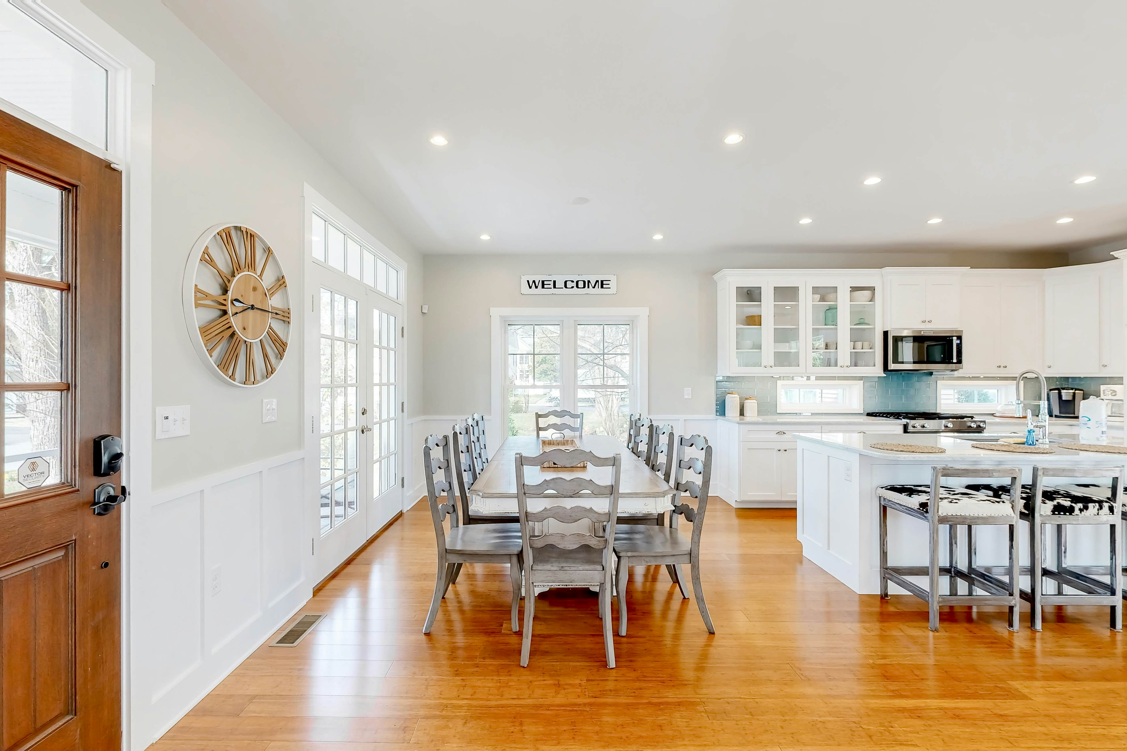 Rehoboth Royal - 20591 Fisher St