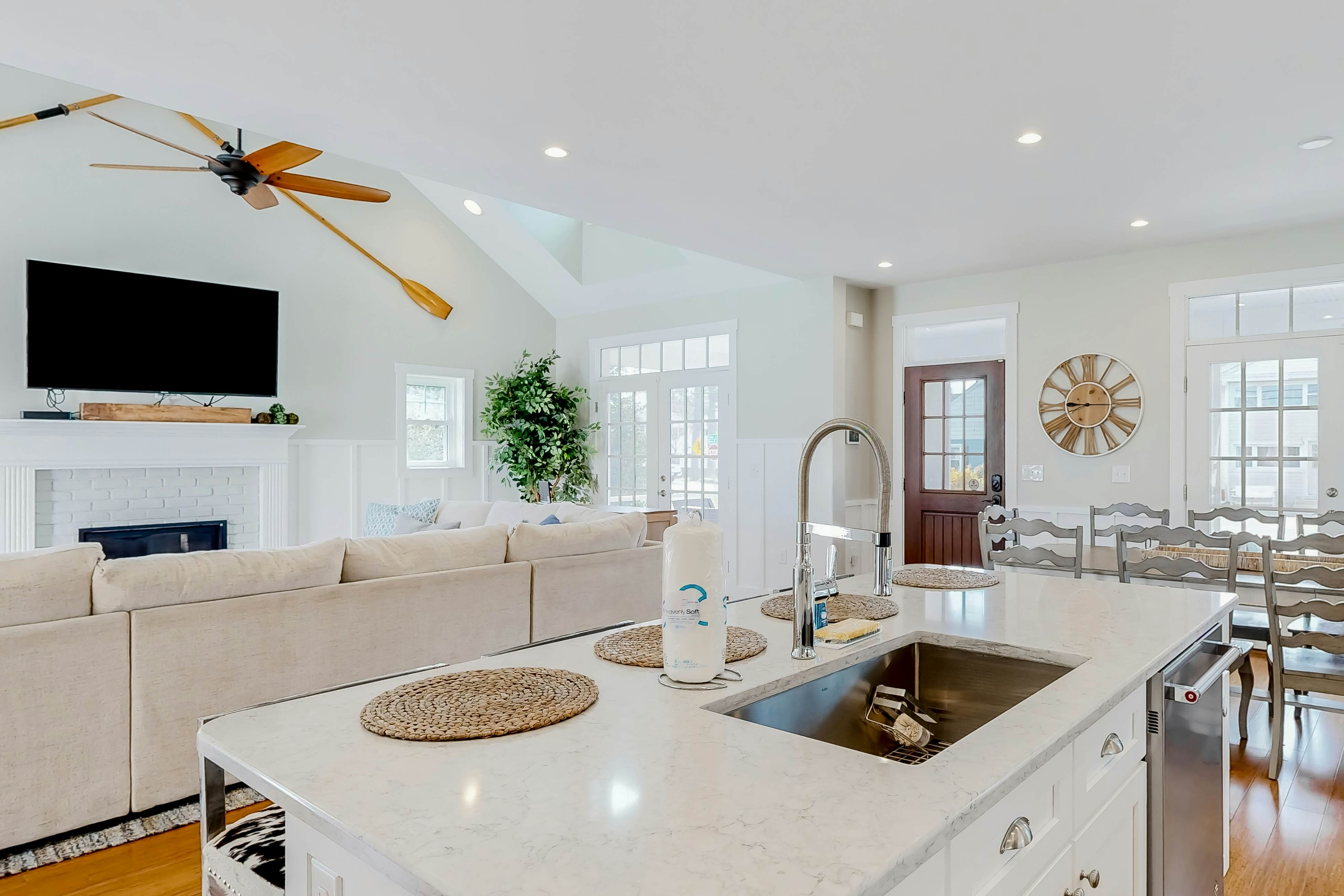 Rehoboth Royal - 20591 Fisher St