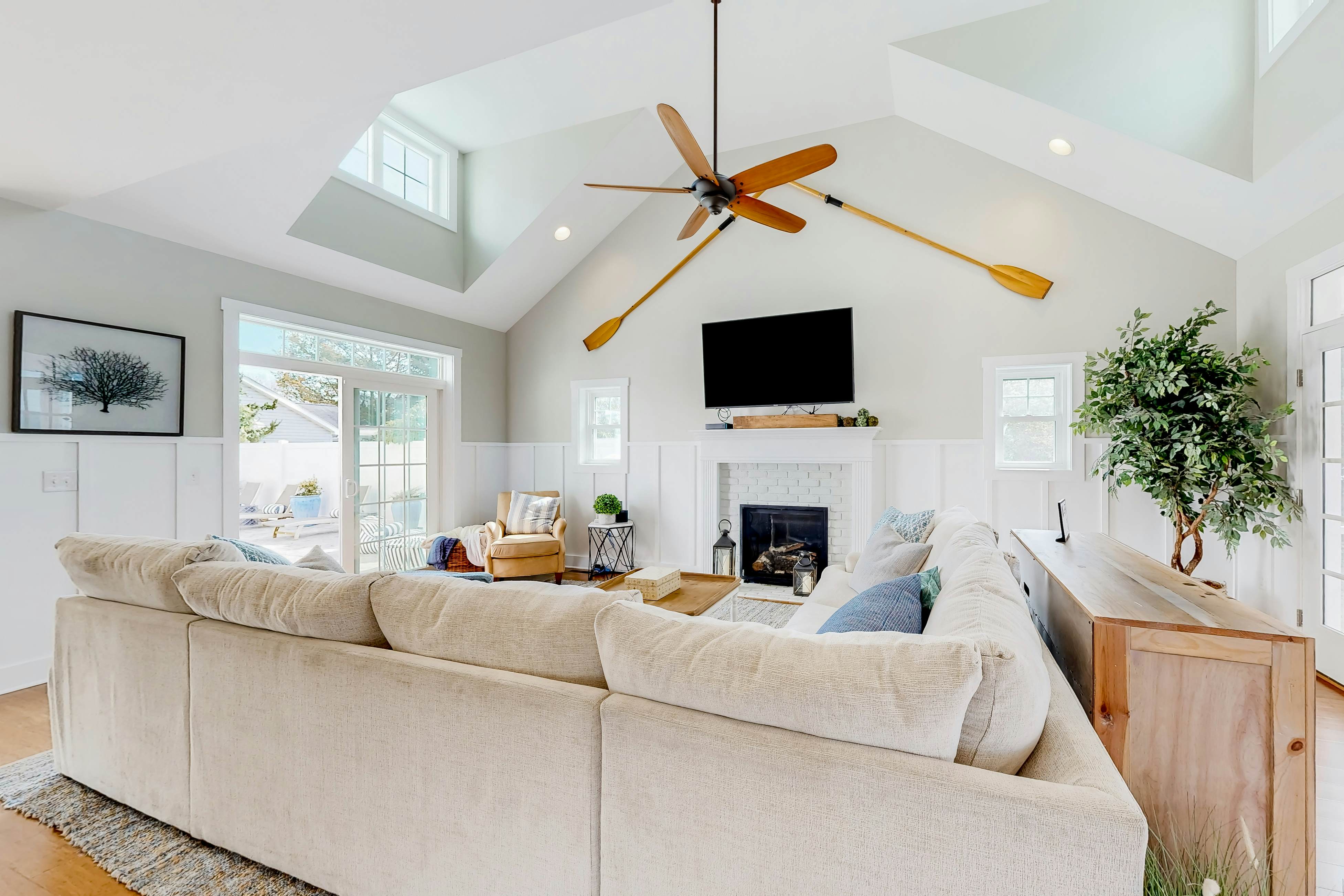 Rehoboth Royal - 20591 Fisher St