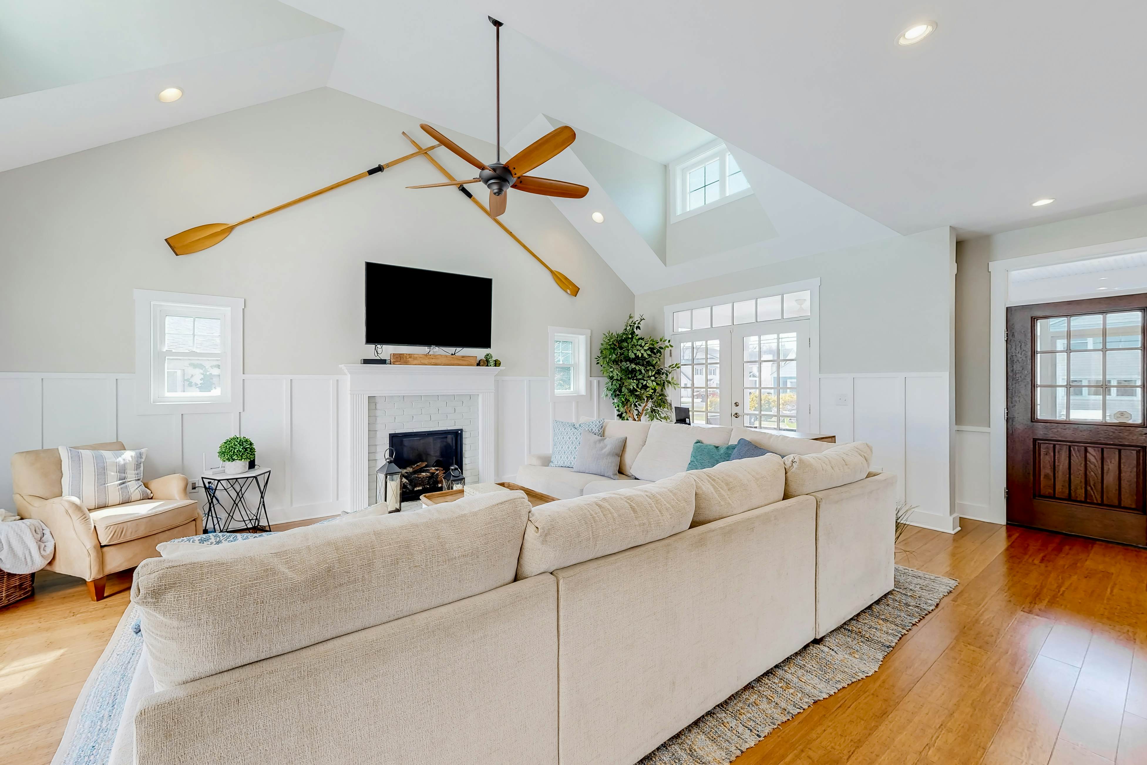 Rehoboth Royal - 20591 Fisher St