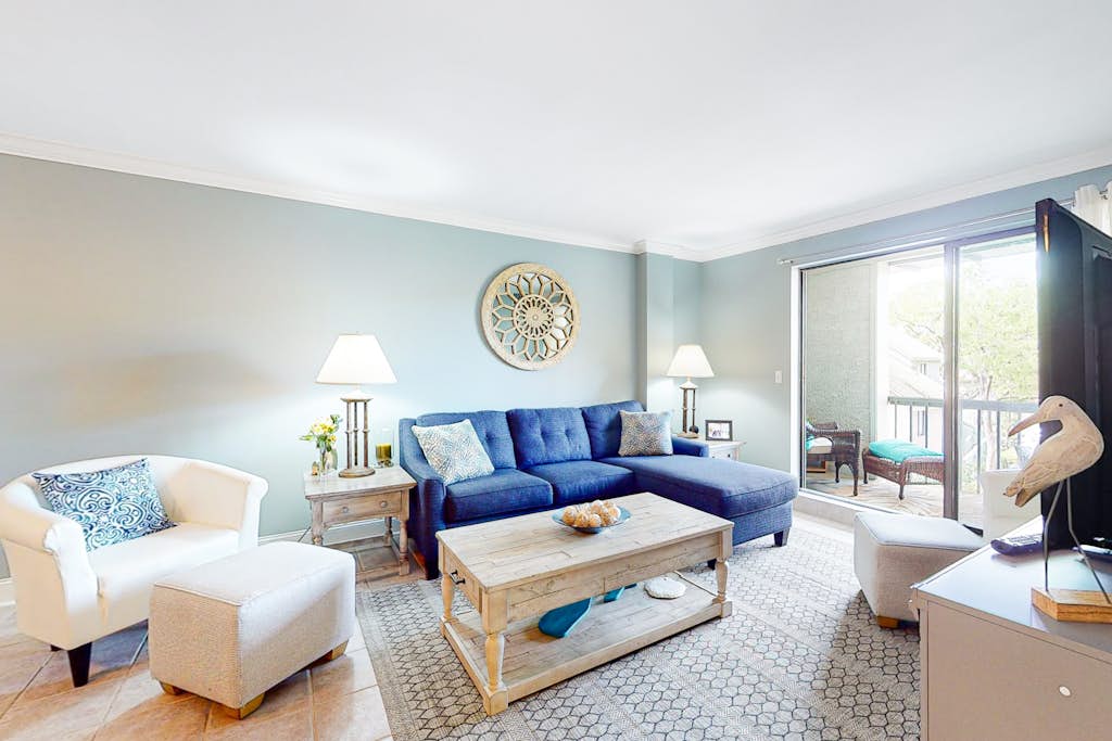 Charming condo near beach & Harbour Town with full kitchen, balcony — Hilton Head, SC — vacation rental