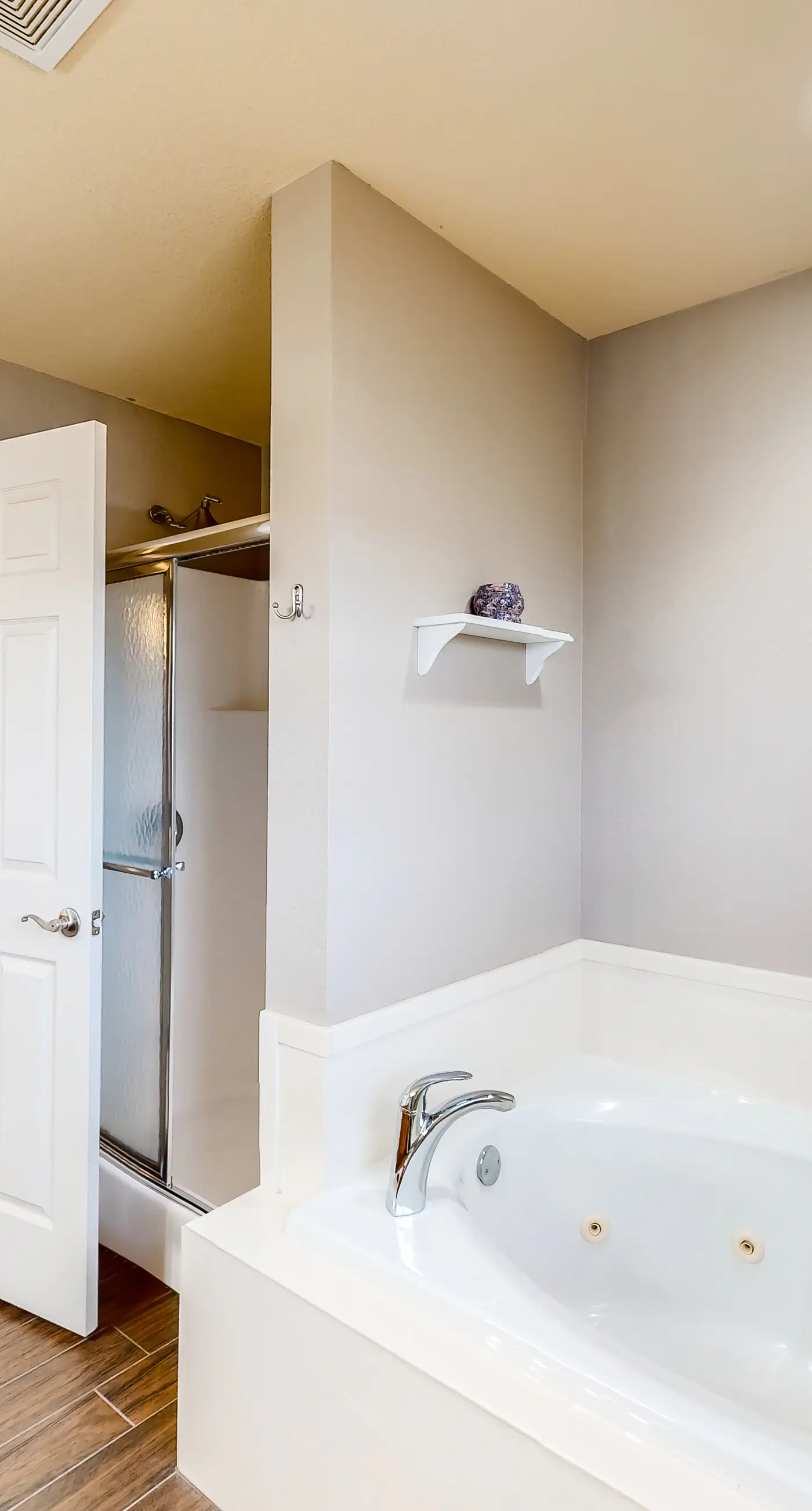 The Brick Beauty on Cabriolet