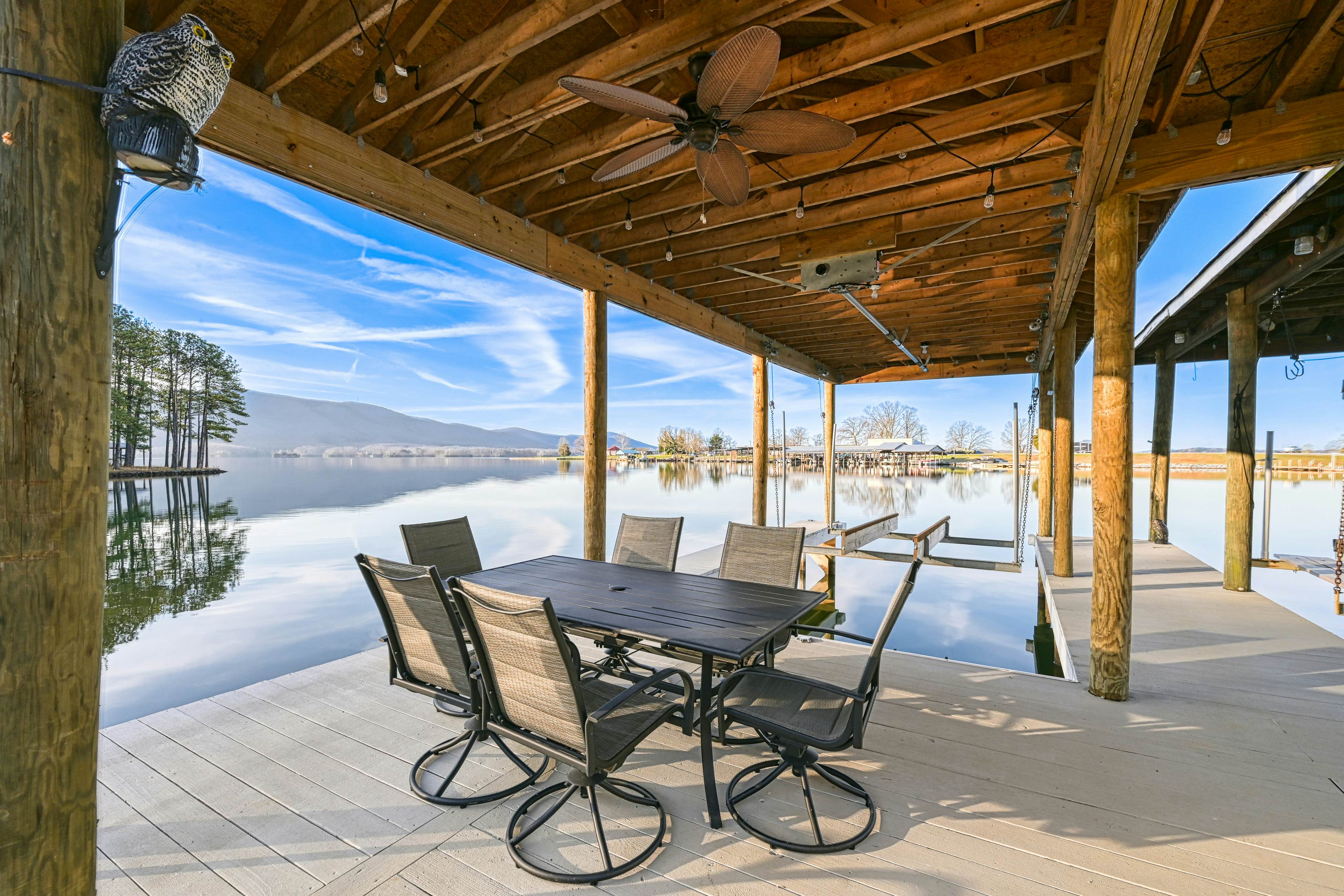 Doc Side 4 BD Huddleston, VA Vacation Rental Vacasa