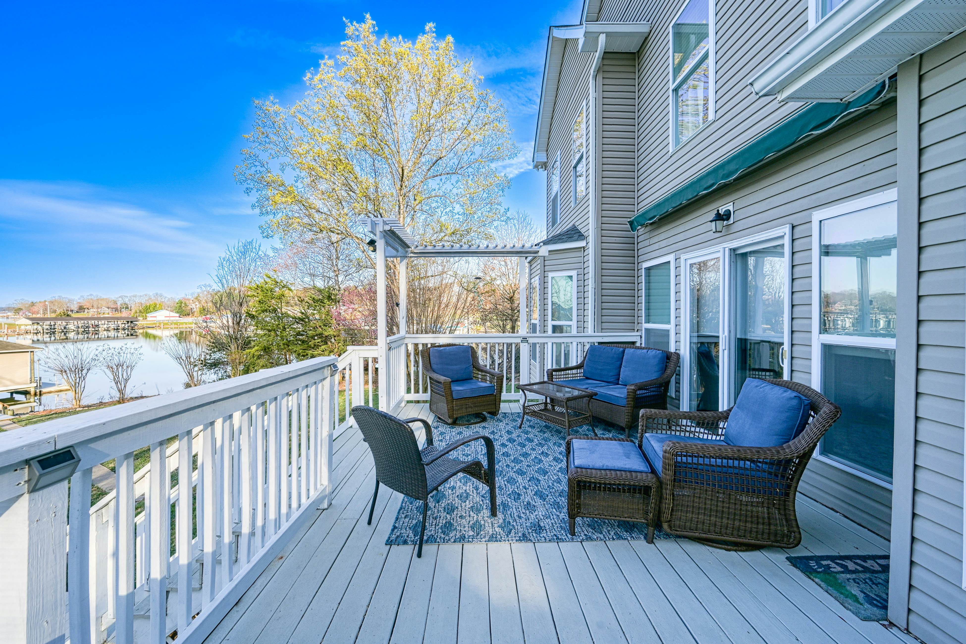Doc Side 4 BD Huddleston, VA Vacation Rental Vacasa