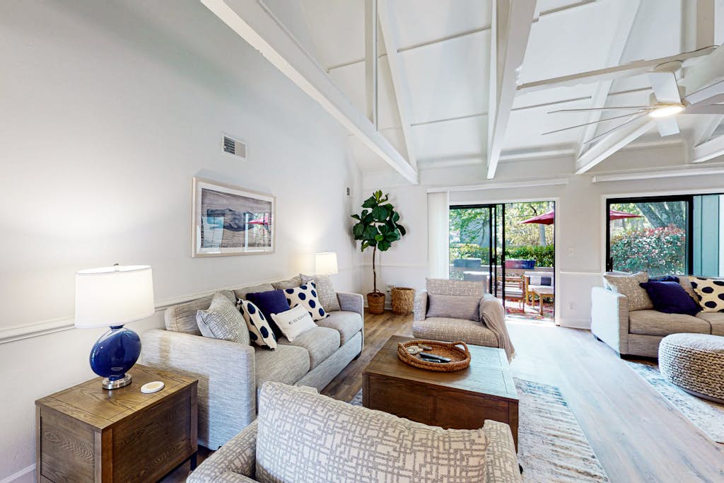 Golf getaway condo near the beach with pools, private deck, AC, & W/D — Hilton Head, SC — vacation rental