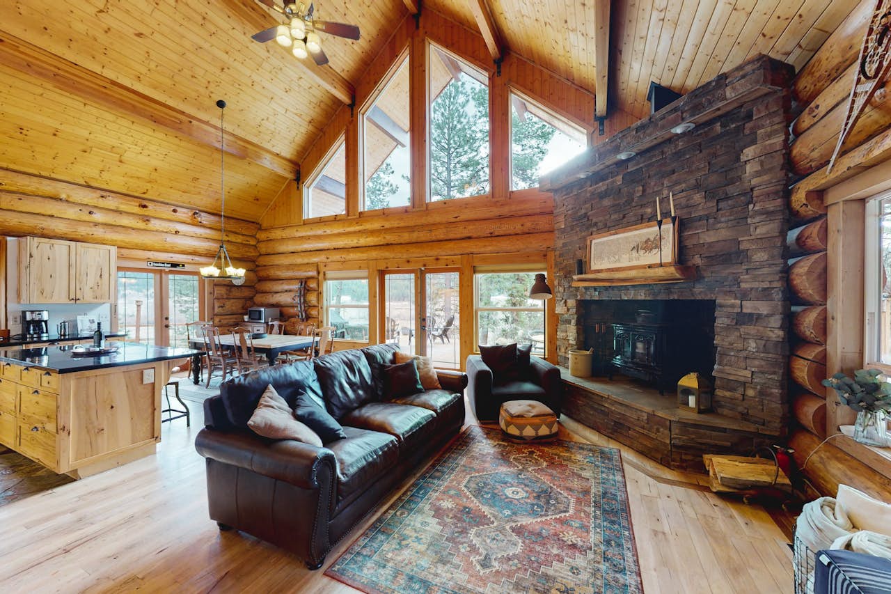 Ponderosa Log Cabin 3 BD Cle Elum, WA Vacation Rental Vacasa