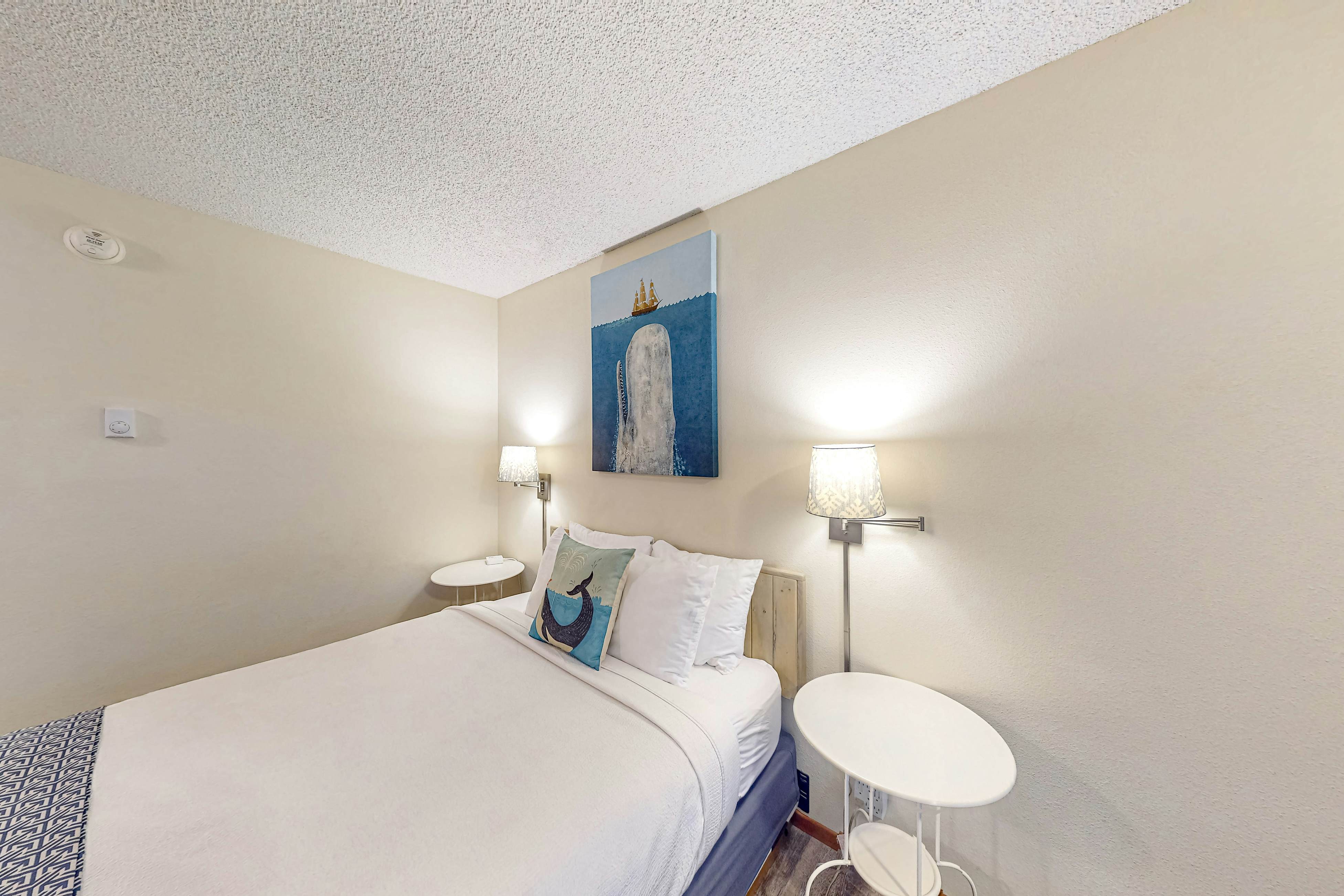 Lamplighter Inn - 102 Whale Retreat