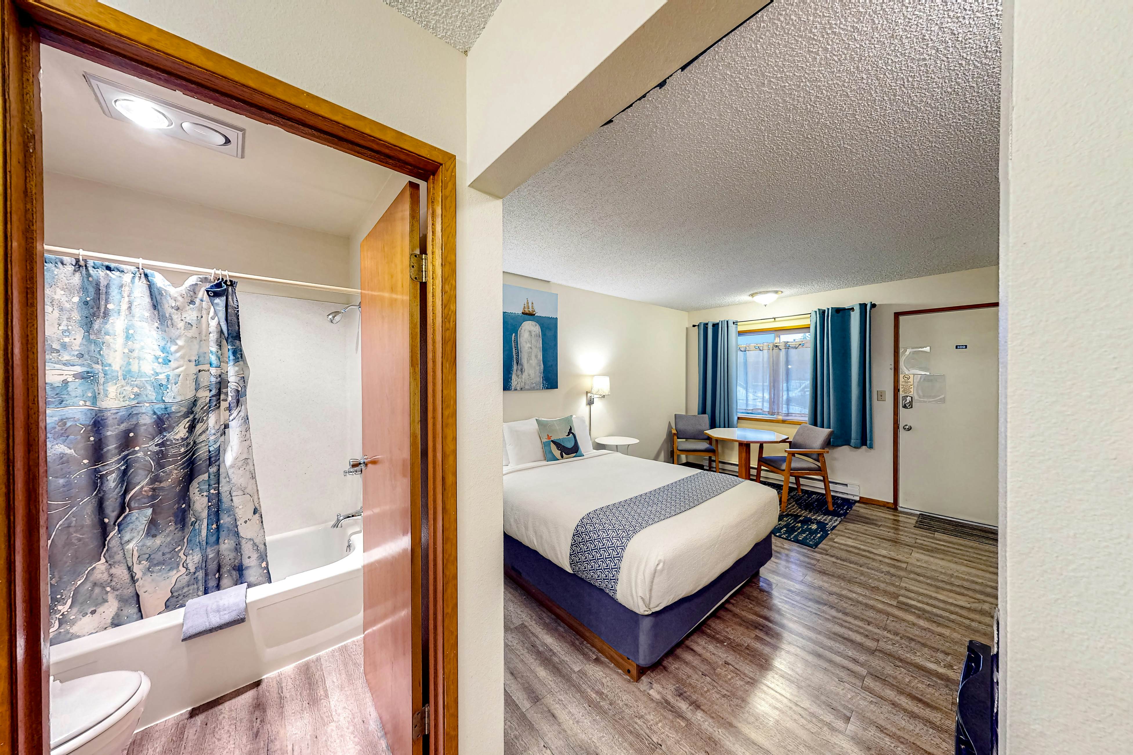 Lamplighter Inn - 102 Whale Retreat