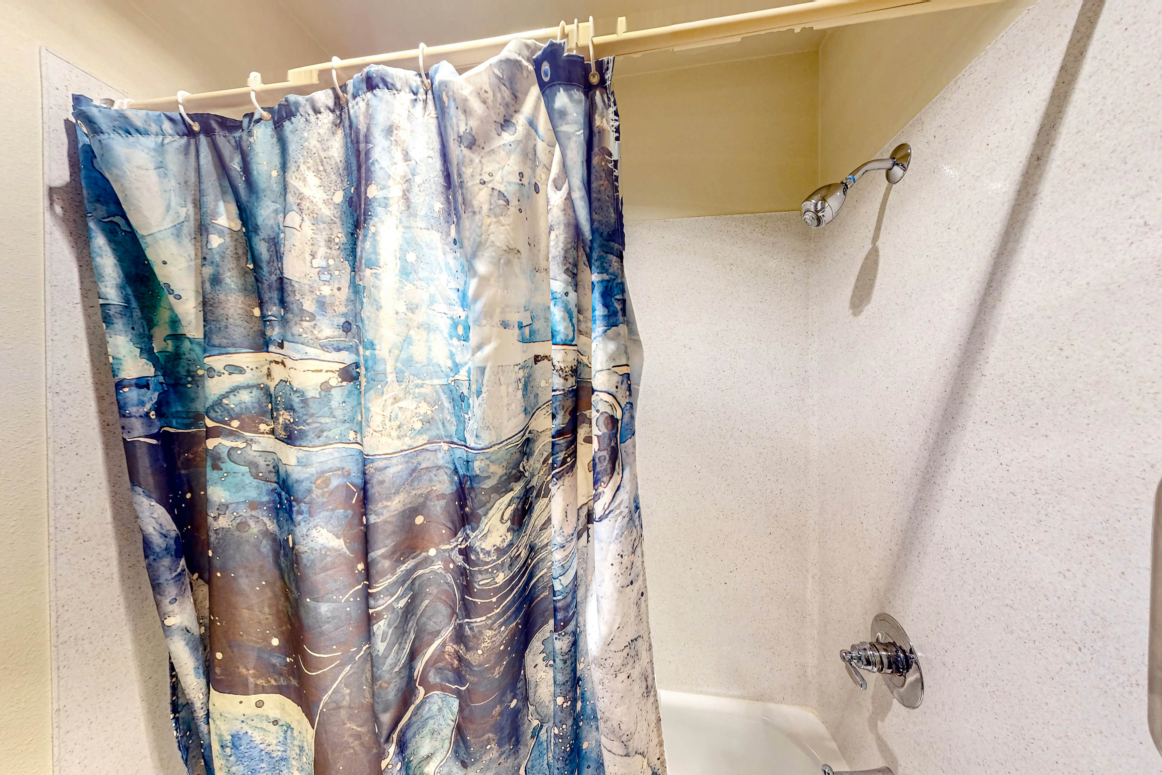 Lamplighter Inn - 102 Whale Retreat