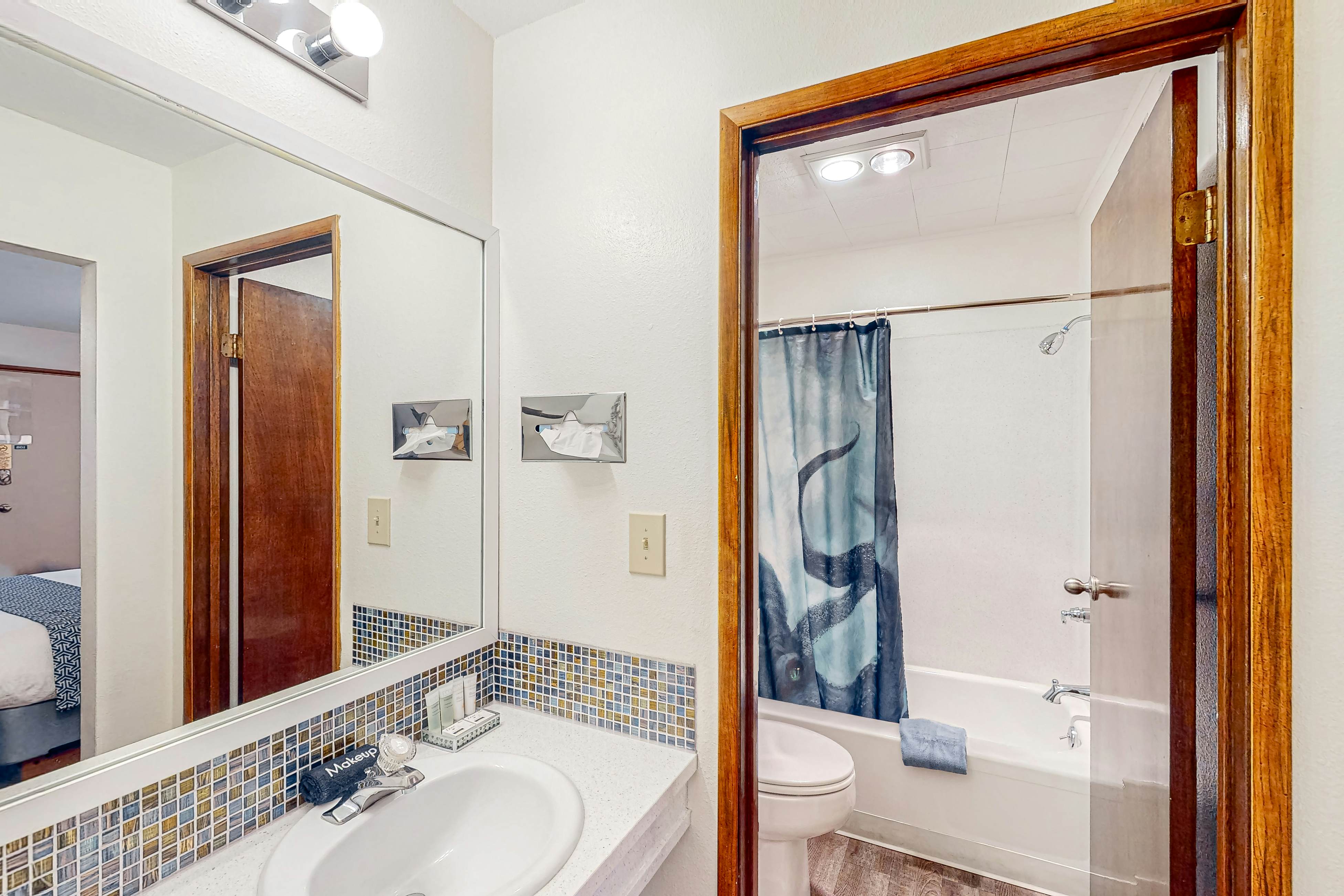 Lamplighter Inn - 108 Octopus Escape