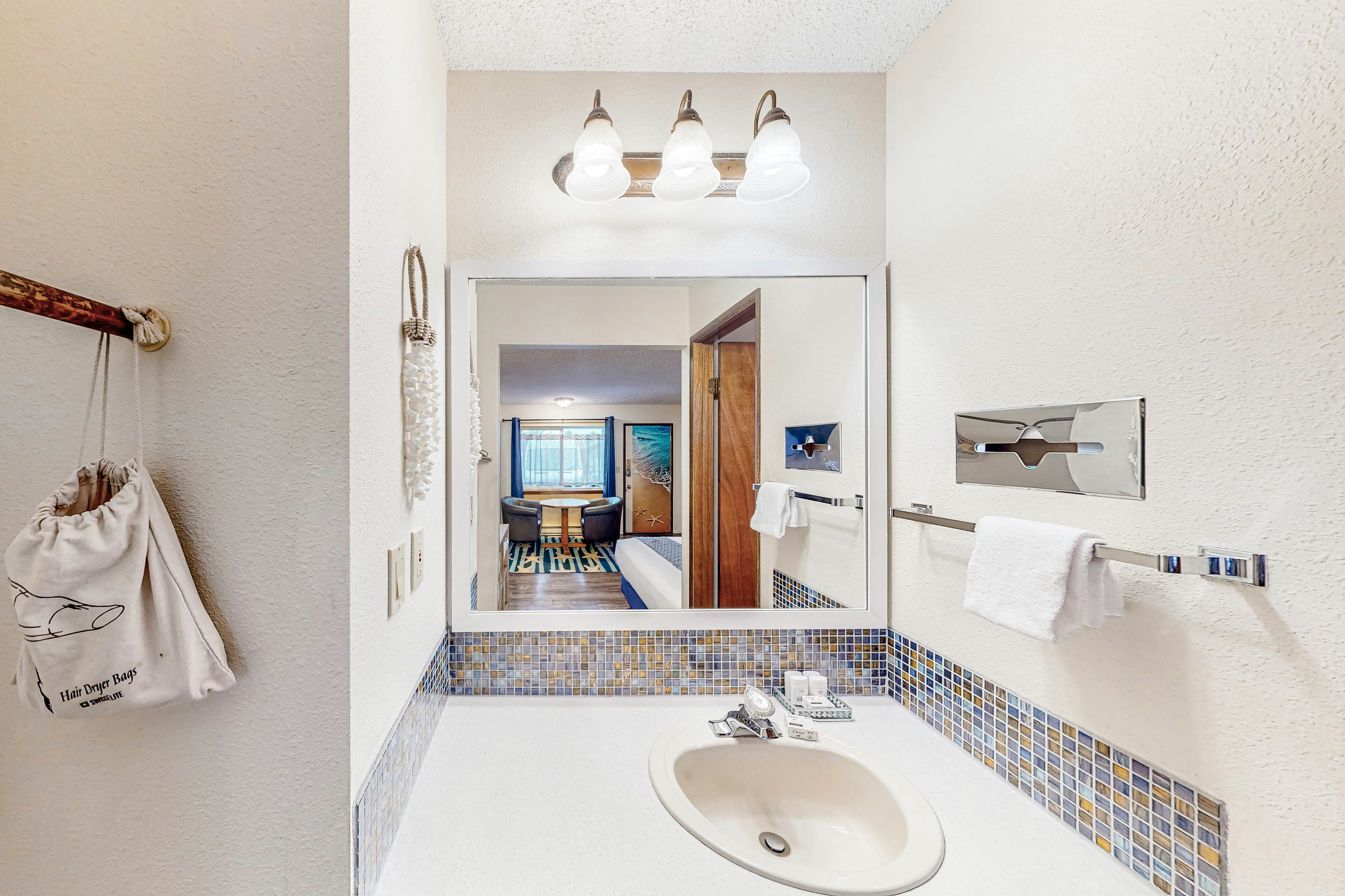 Lamplighter Inn - 106 Starfish Beach