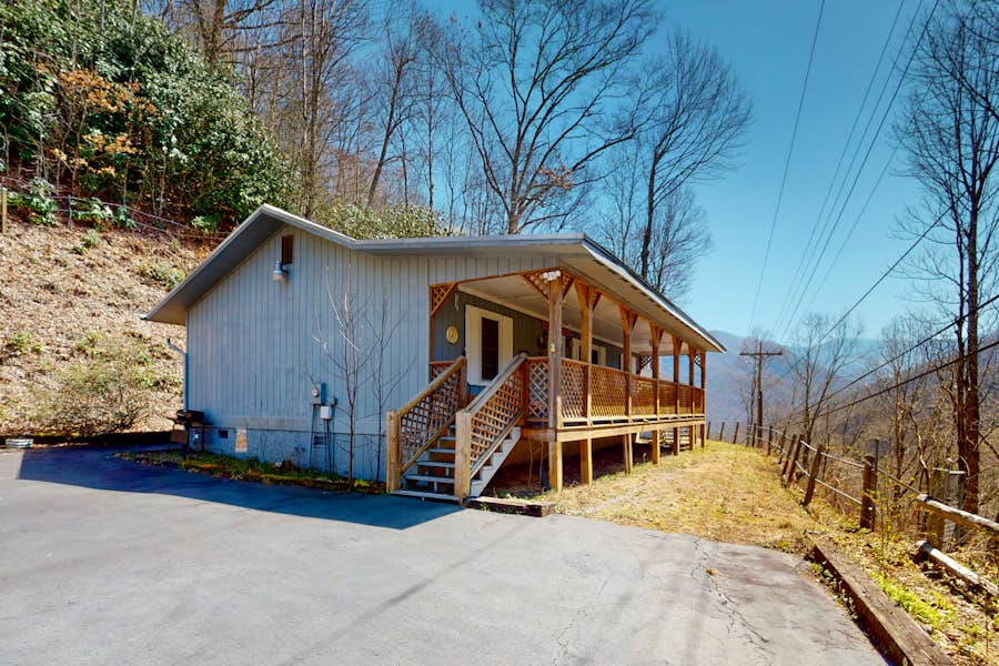 Elk Valley Lodge 3 BD Maggie Valley, NC Vacation Rental Vacasa