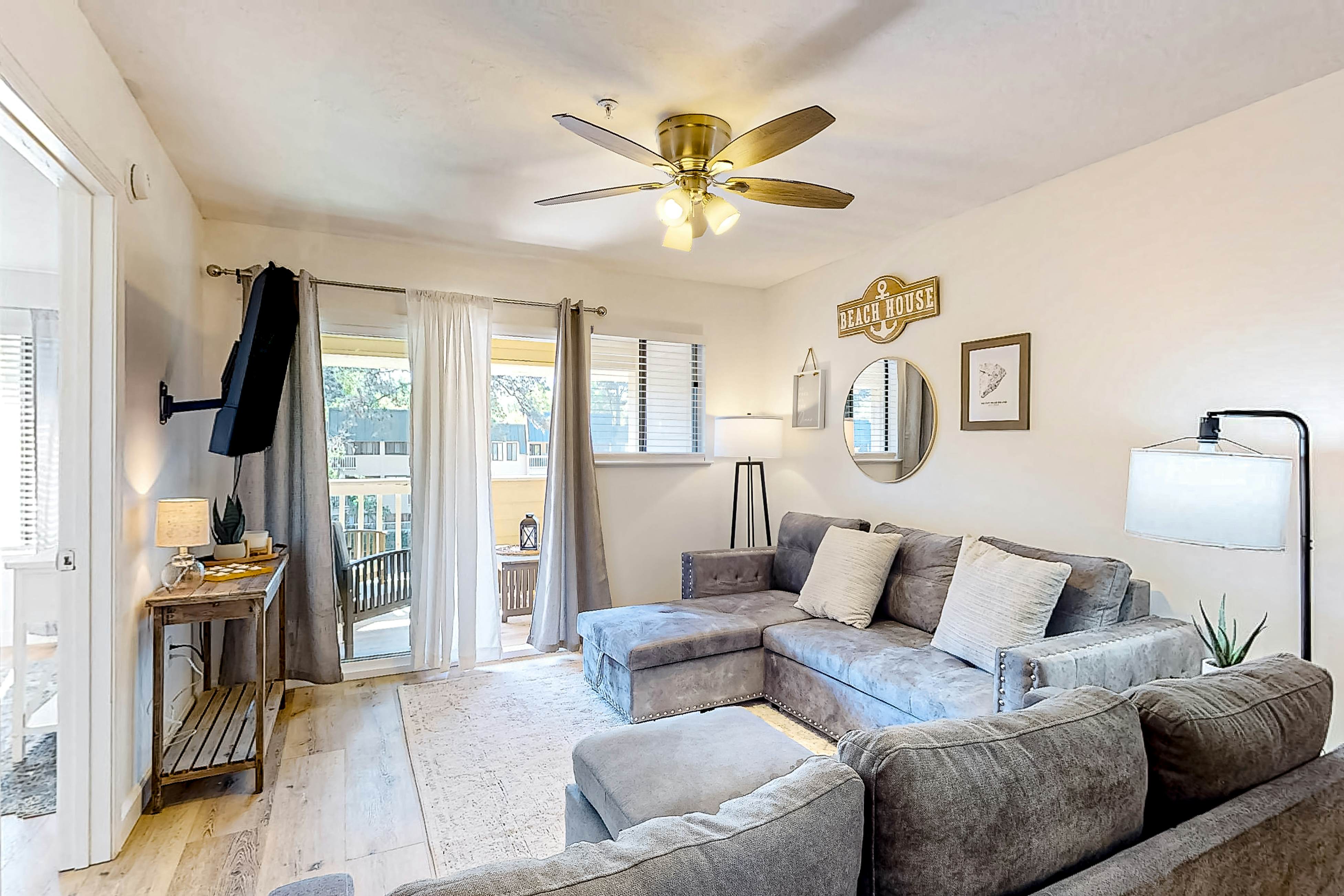 Spa On Port Royal Sound 3322