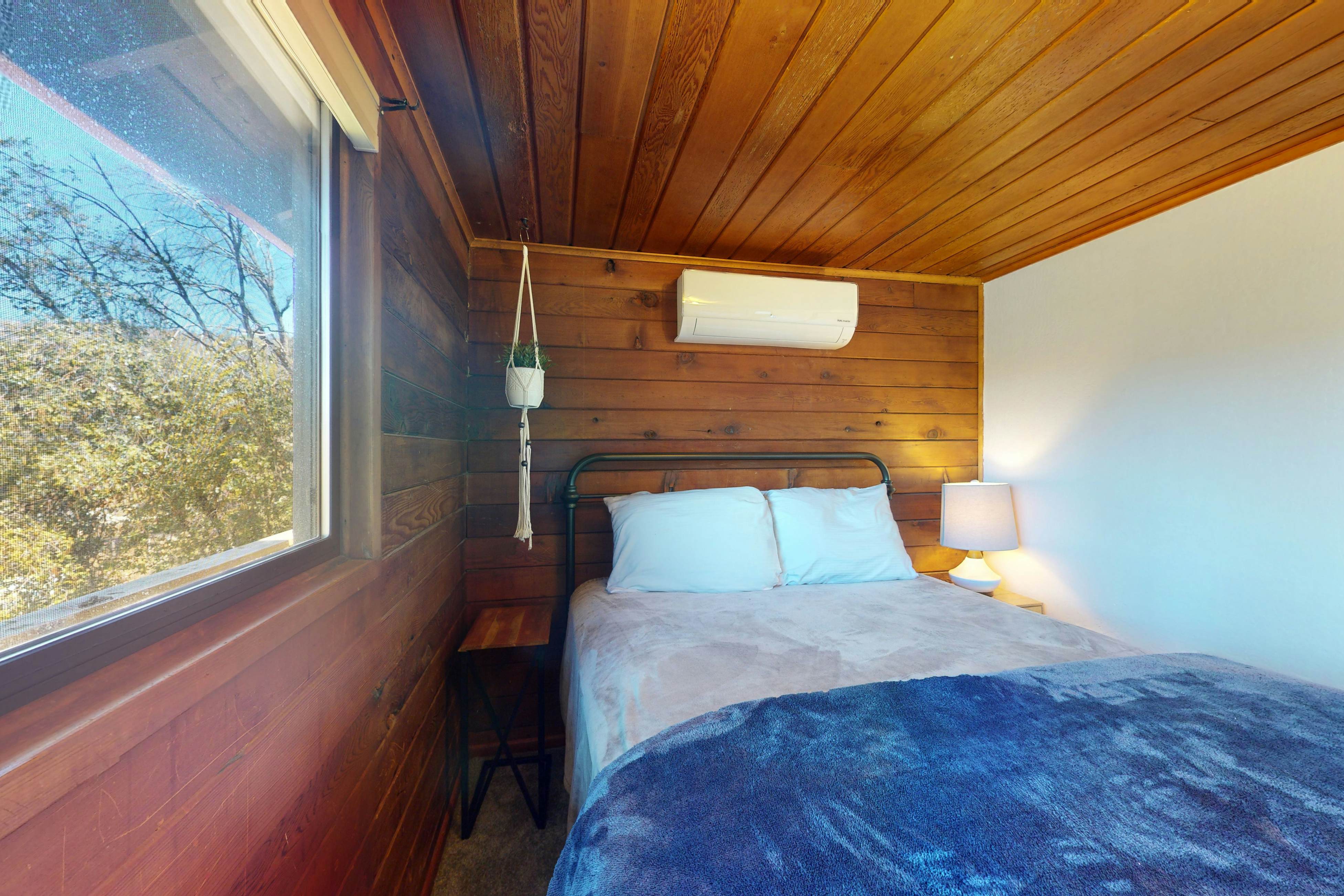 Sugar Pine Log Cabin 2 BD Oakhurst, CA Vacation Rental Vacasa