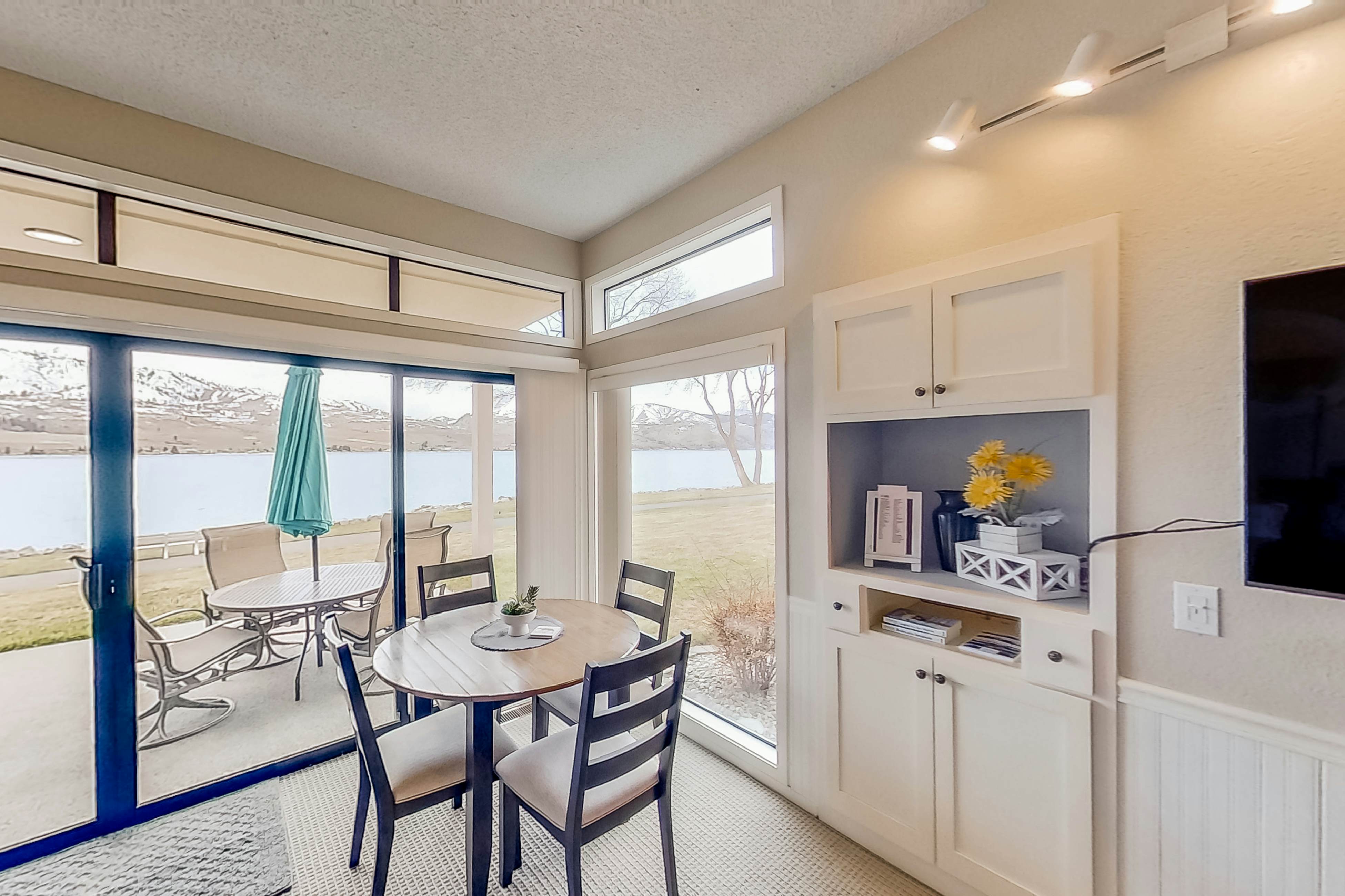 Lake Chelan Shores - Water's Edge Escape #2-2