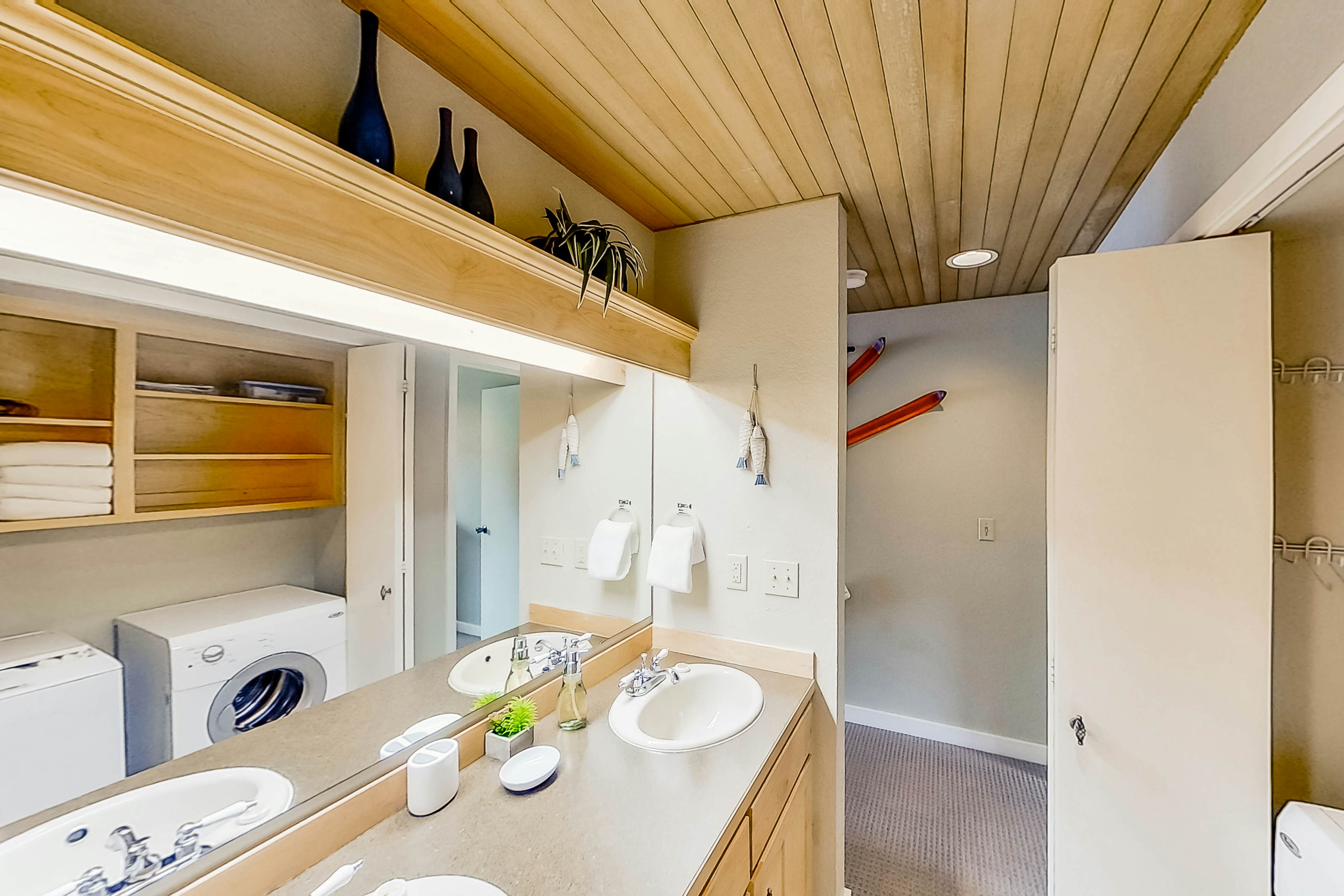 Lake Chelan Shores - Water's Edge Escape #2-2