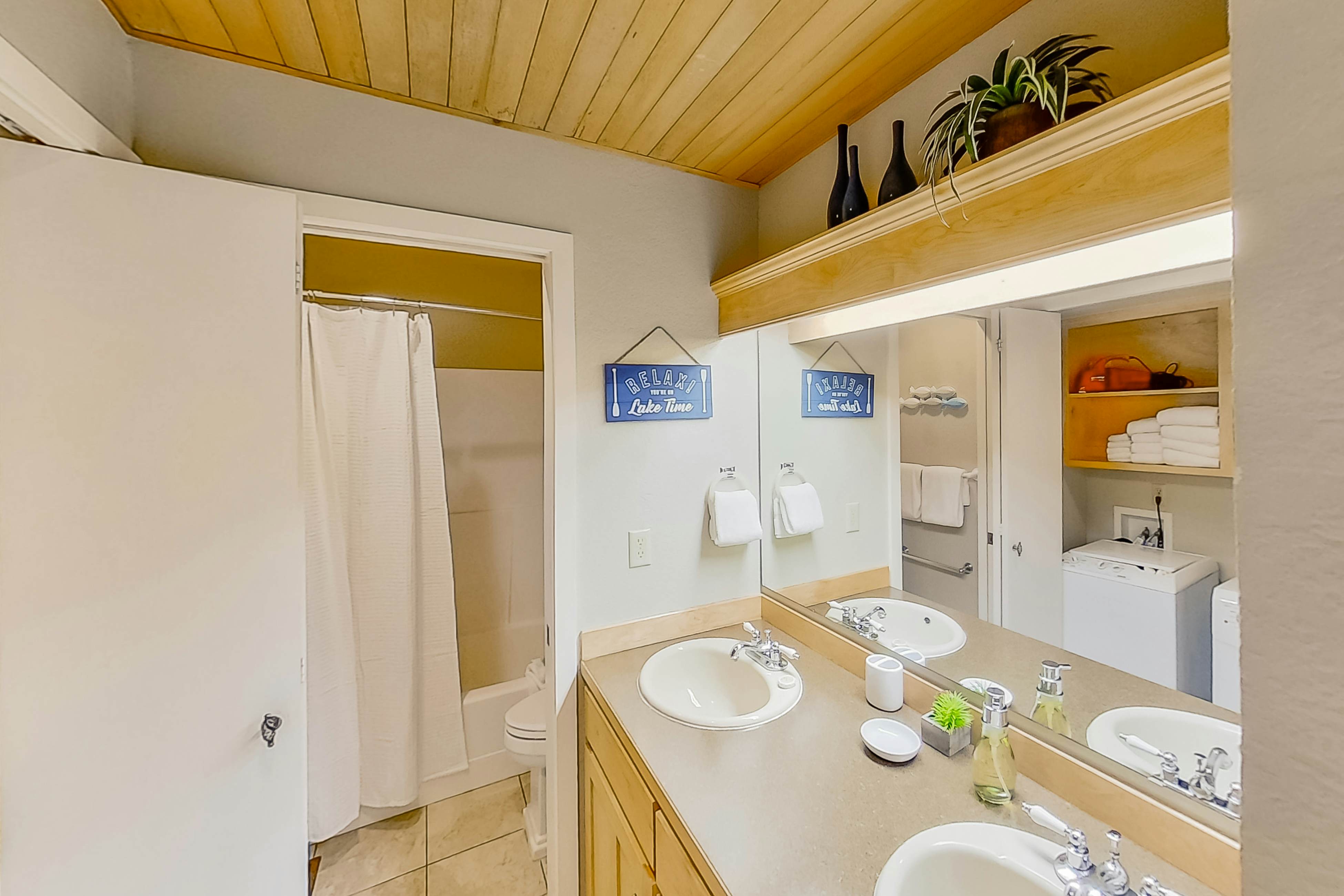 Lake Chelan Shores - Water's Edge Escape #2-2