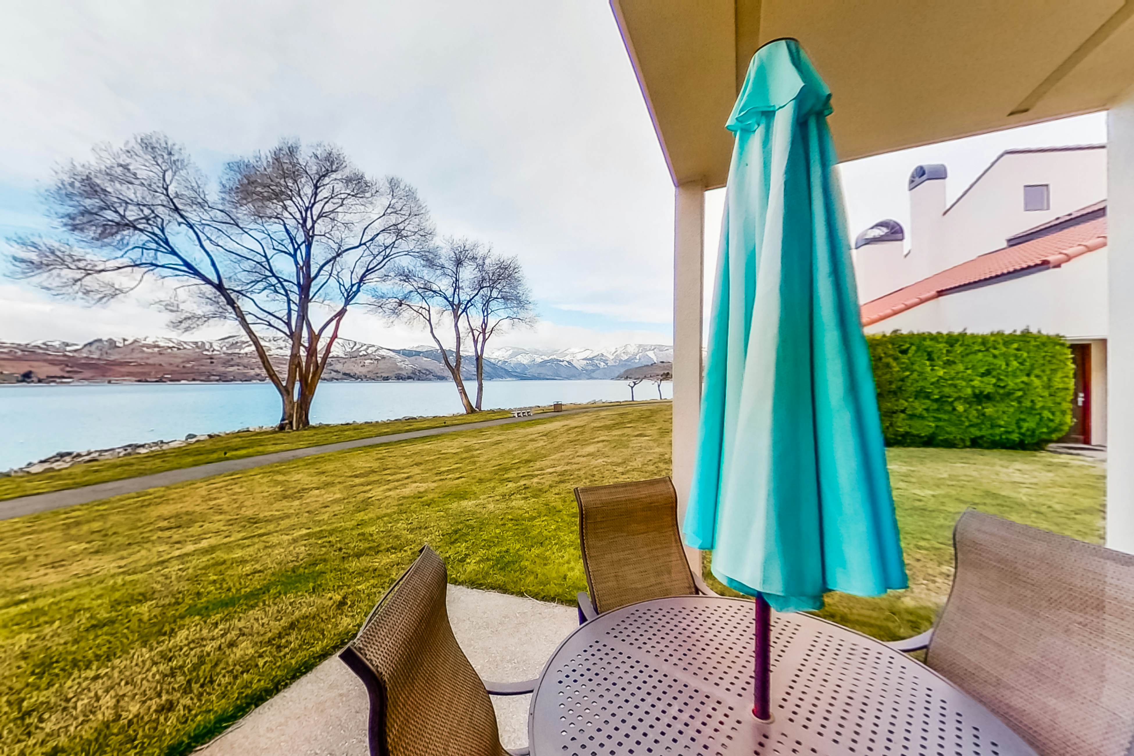 Lake Chelan Shores - Water's Edge Escape #2-2