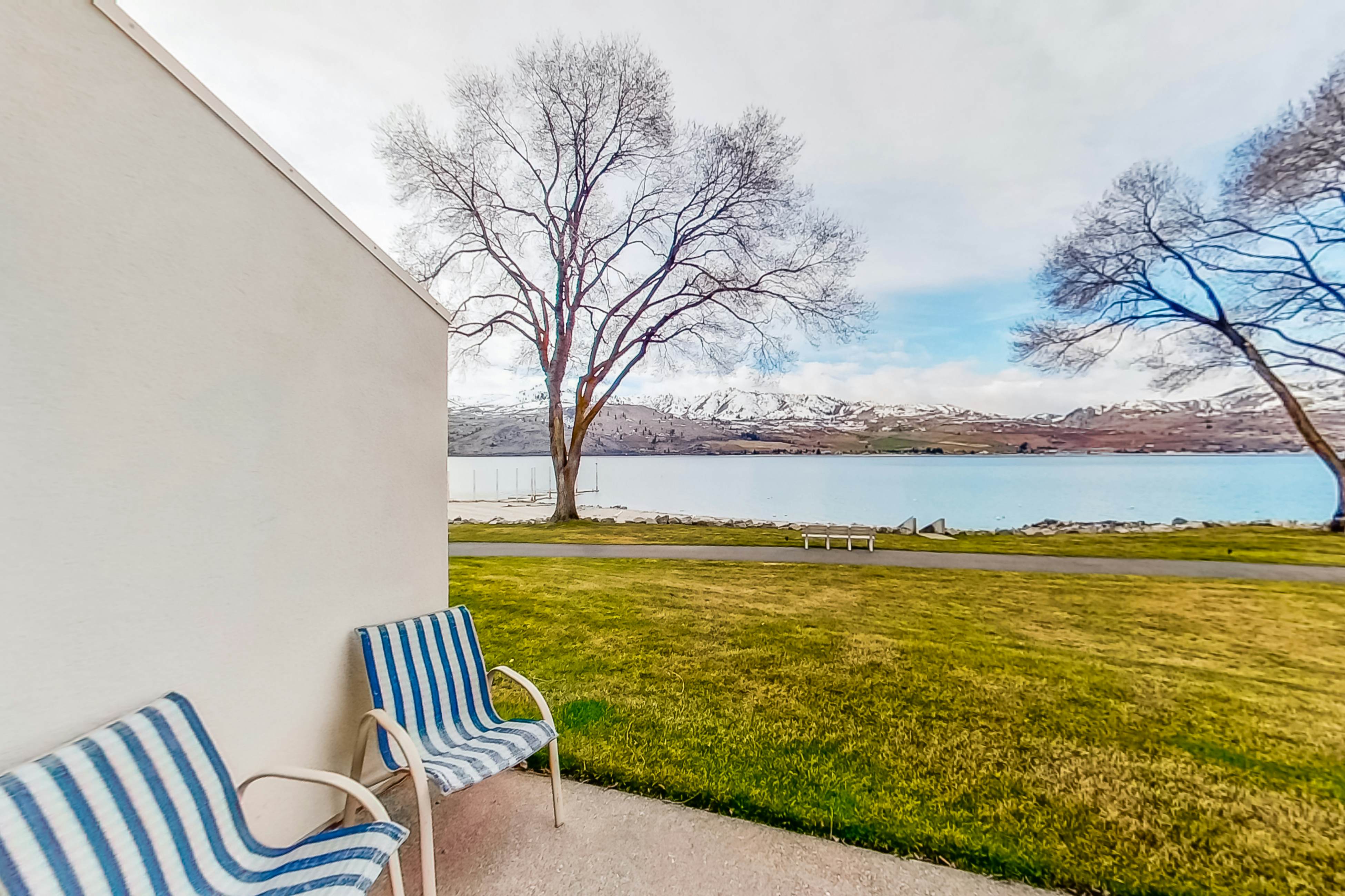 Lake Chelan Shores - Water's Edge Escape #2-2