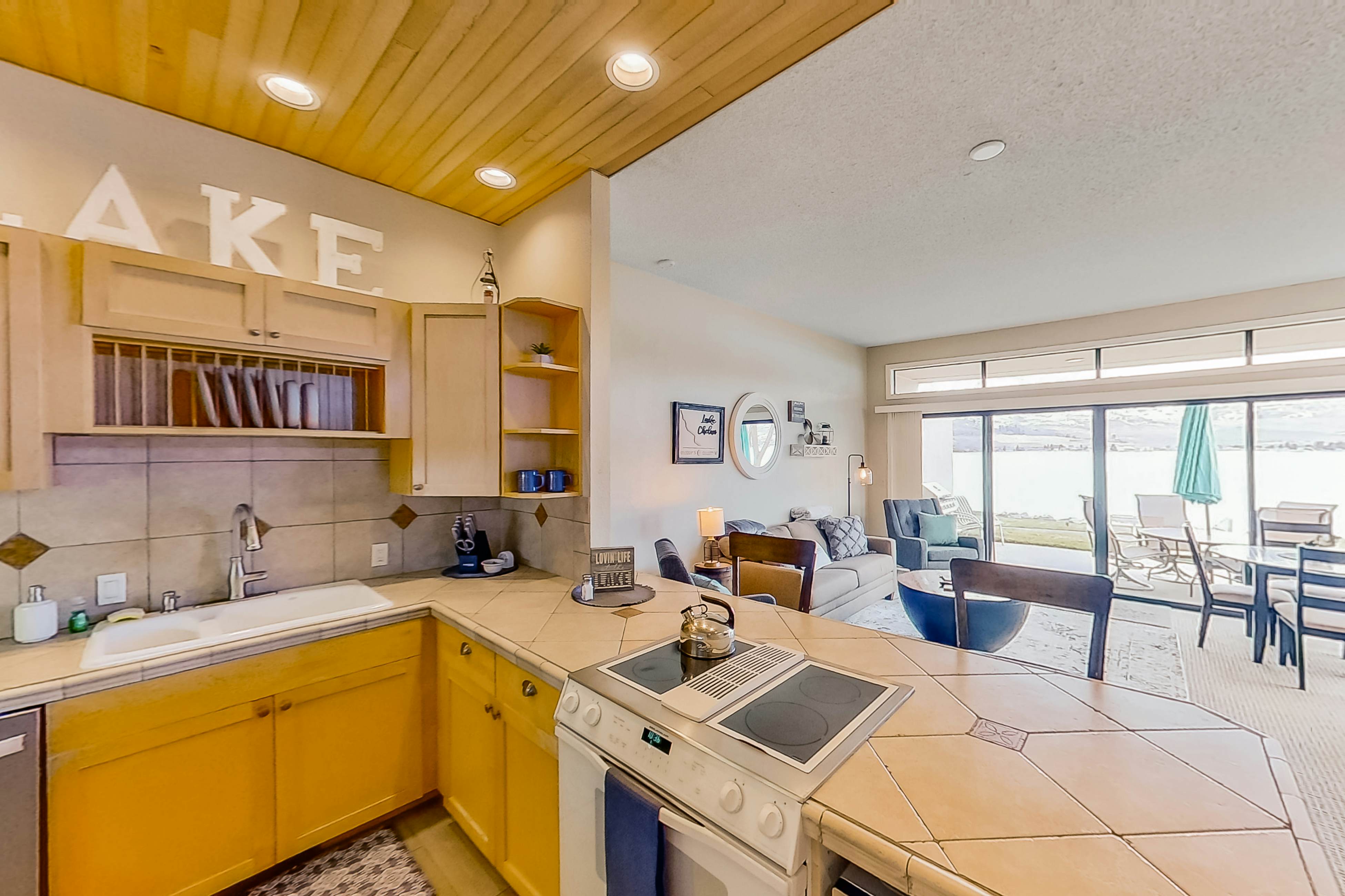 Lake Chelan Shores - Water's Edge Escape #2-2