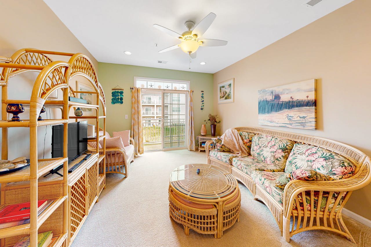 Grande at Canal Pointe 19708 Chelmer Dr, Unit 9 2 BD Rehoboth Beach, DE Vacation Rental