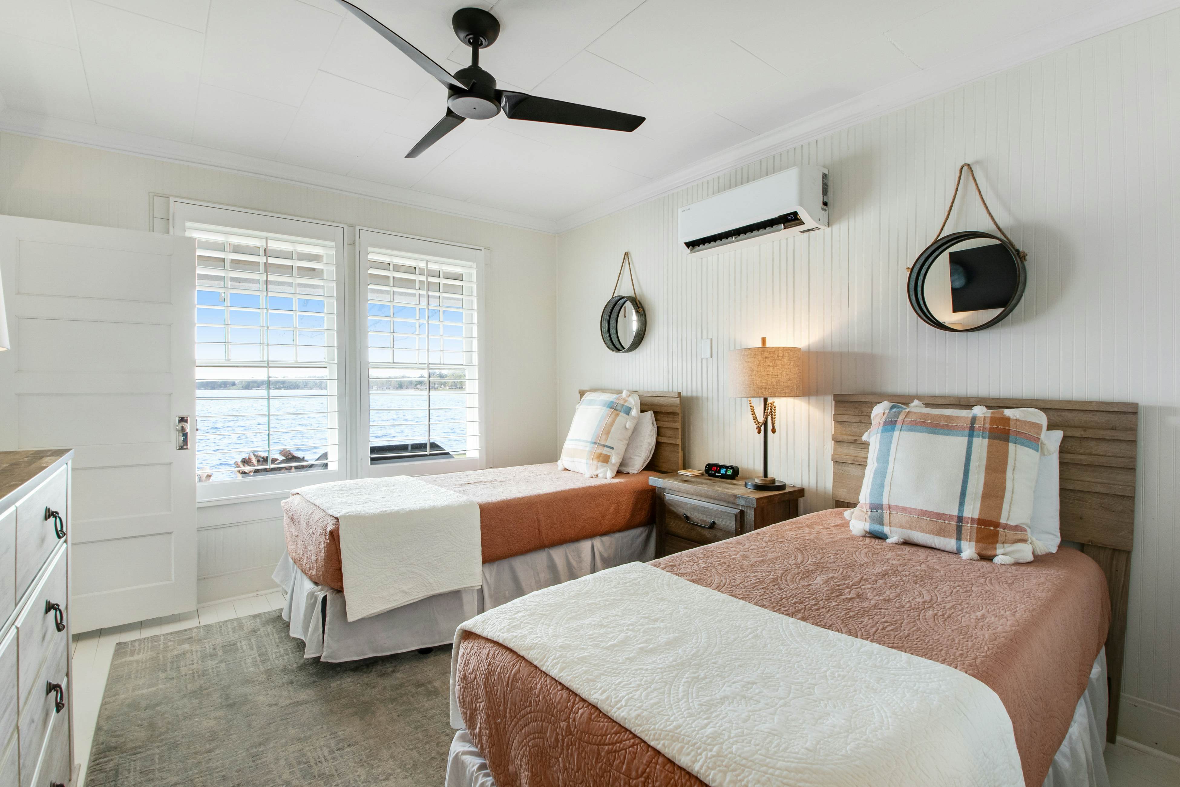 The Magnolia White House