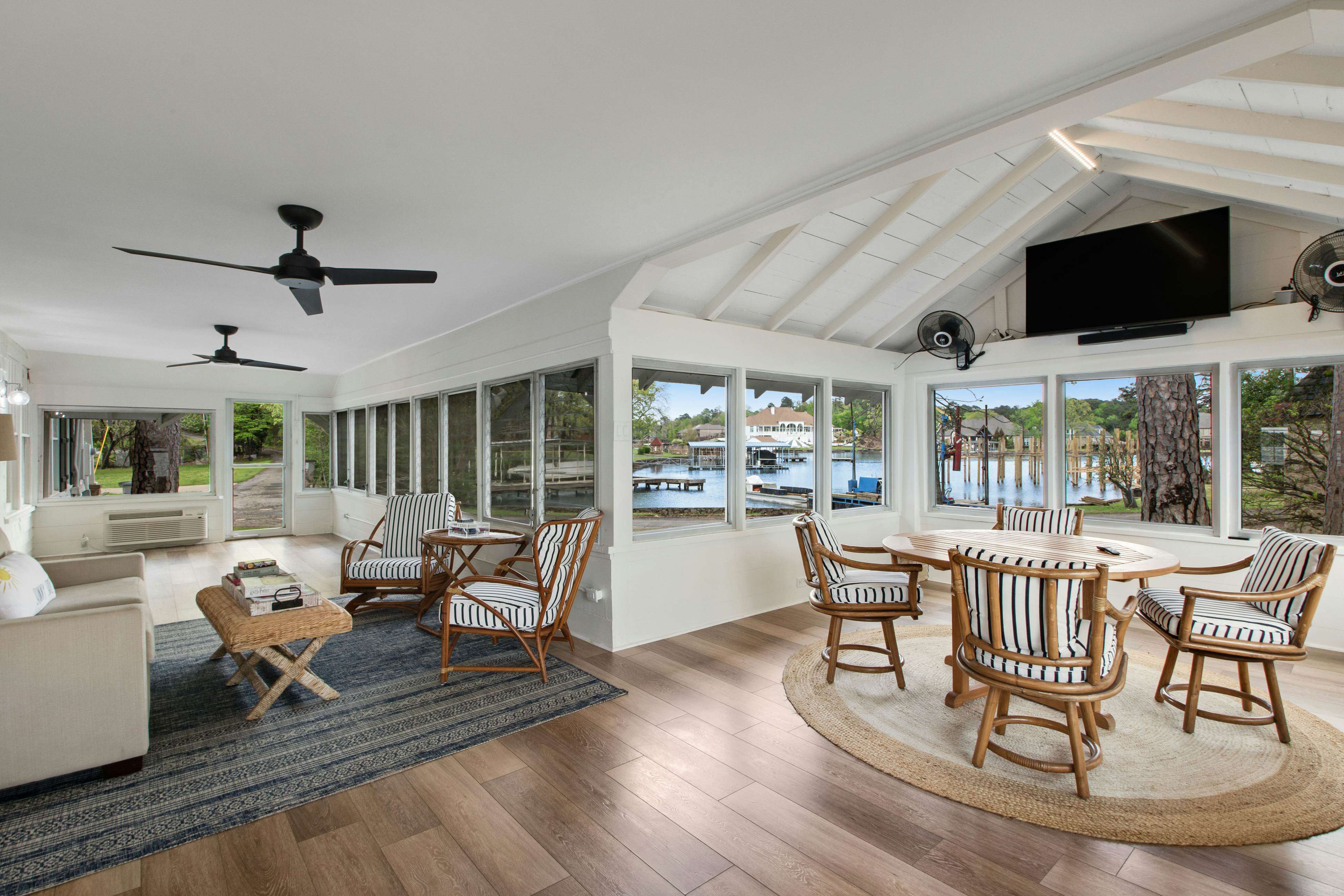 The Magnolia White House