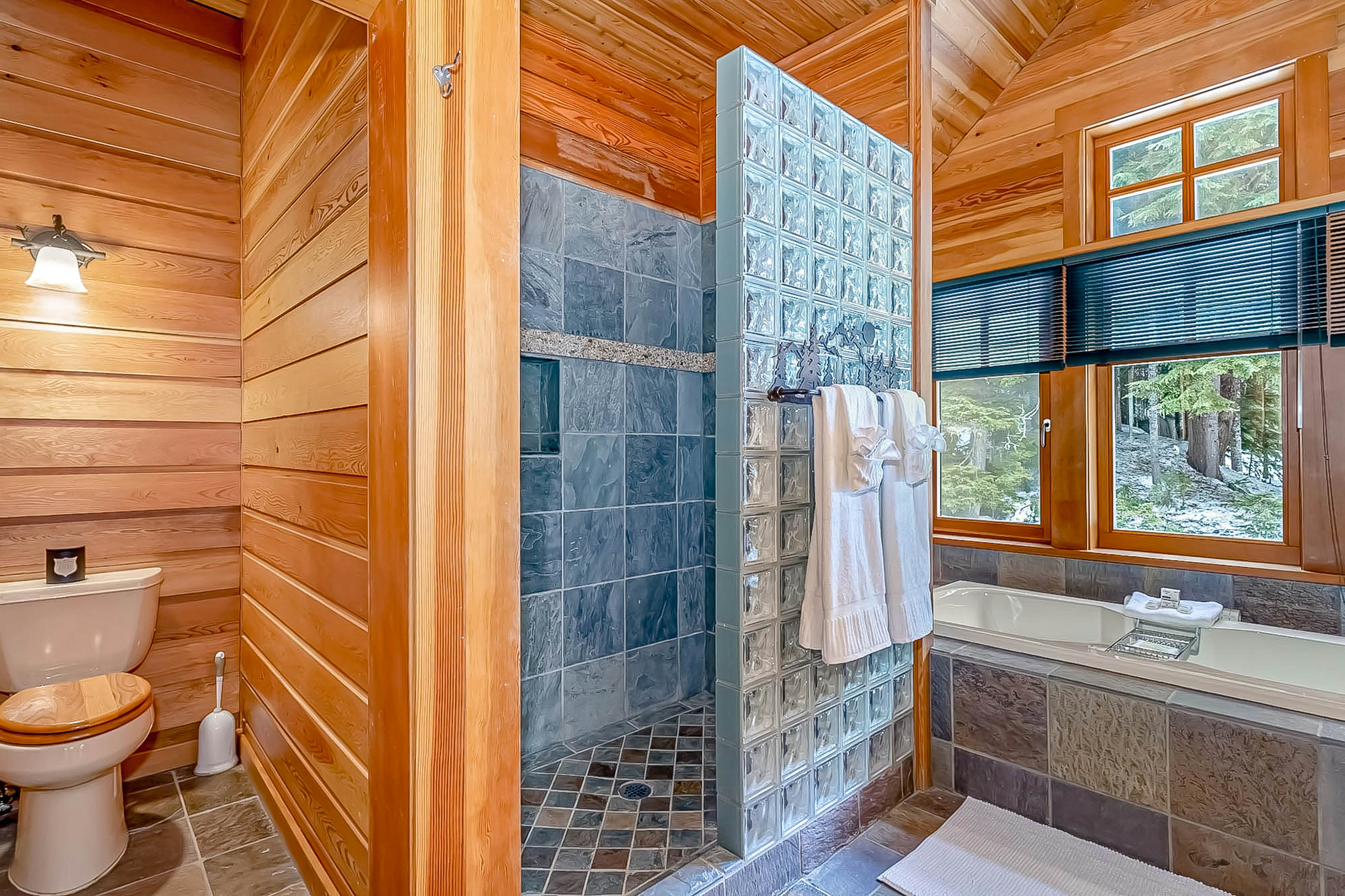 Seattle Mountain Home 4 BD Snoqualmie Pass, WA Vacation Rental Vacasa