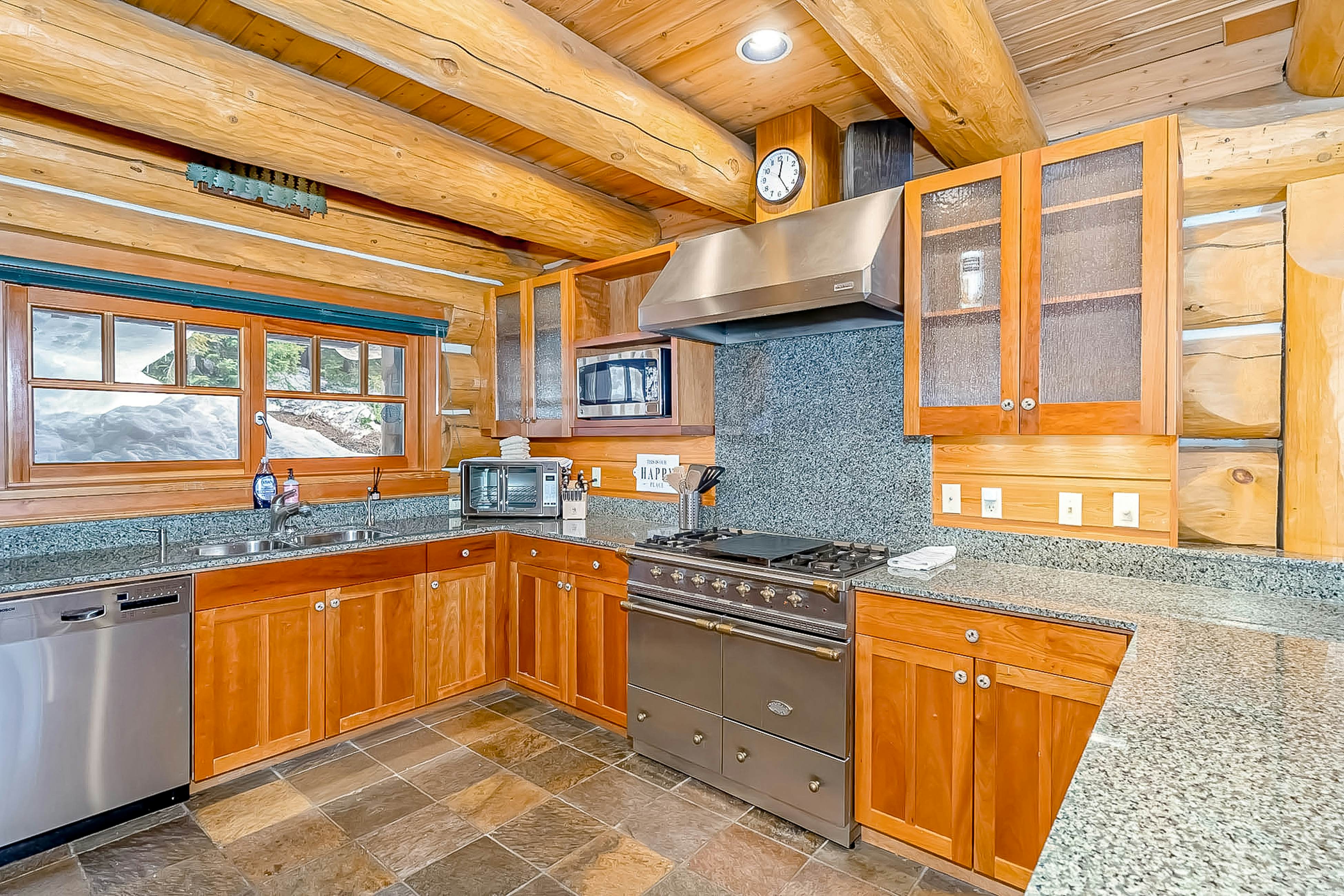 Seattle Mountain Home 4 BD Snoqualmie Pass, WA Vacation Rental Vacasa